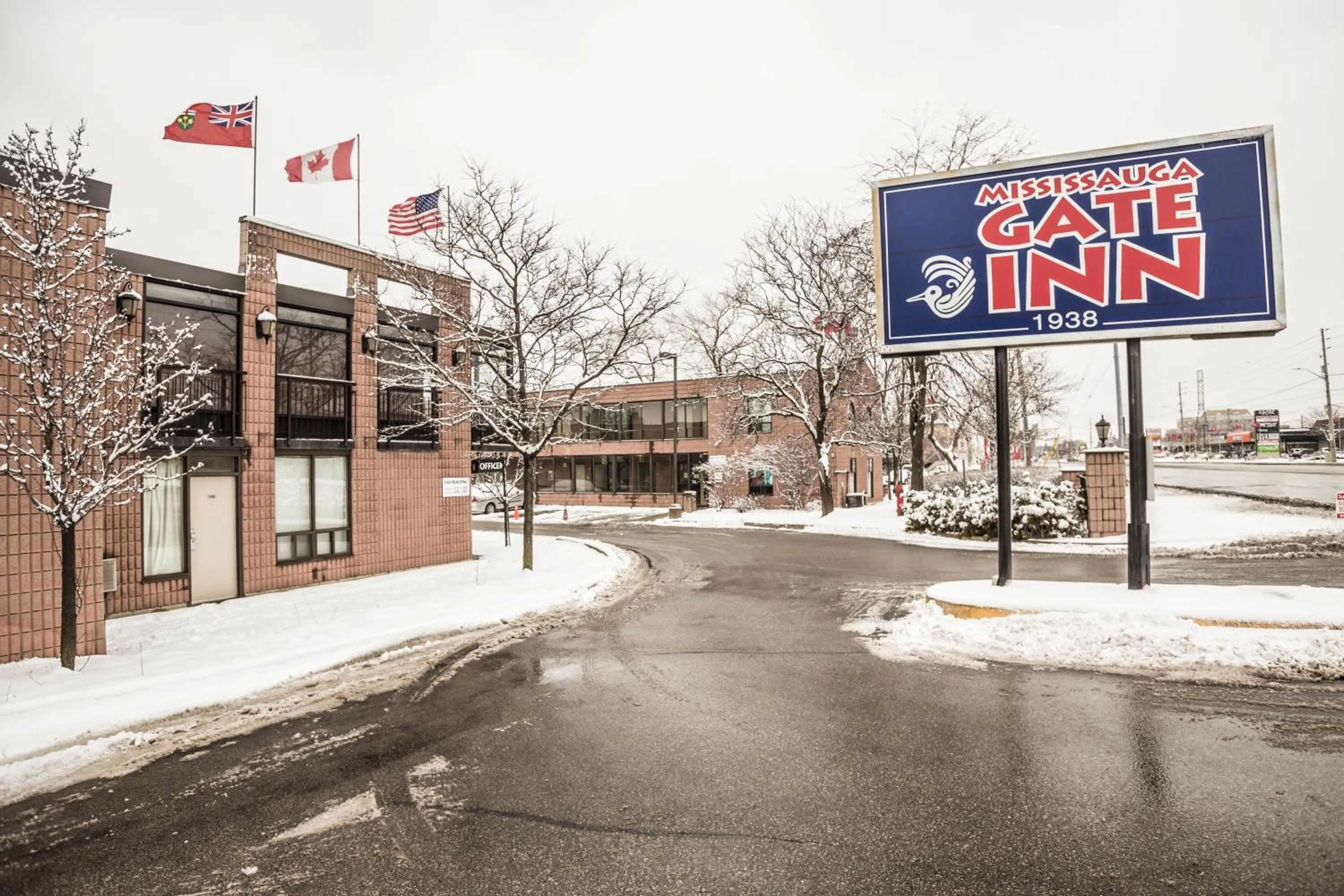 Property logo or sign in Mississauga Gate Inn