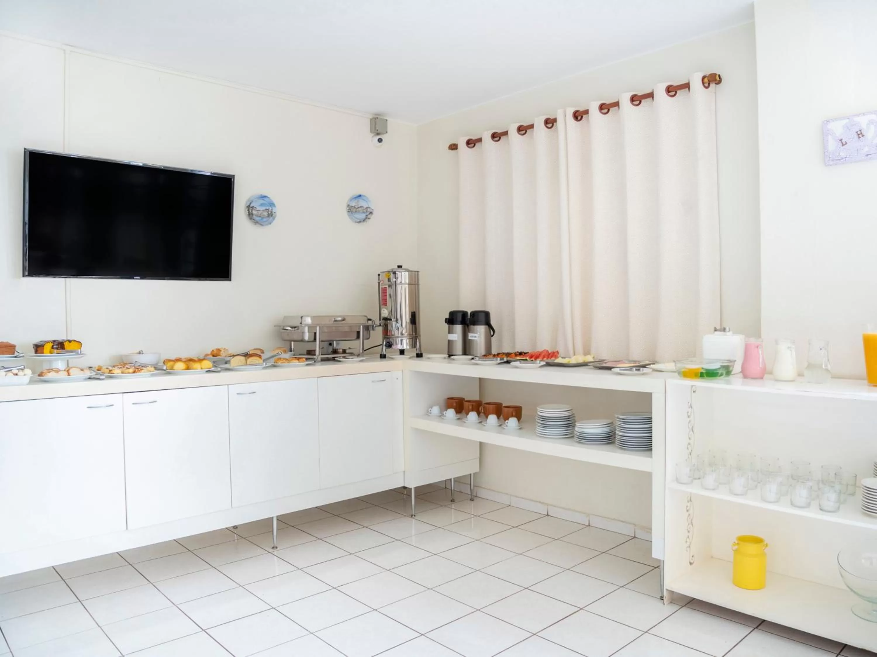 Food, Kitchen/Kitchenette in Libero Hotel