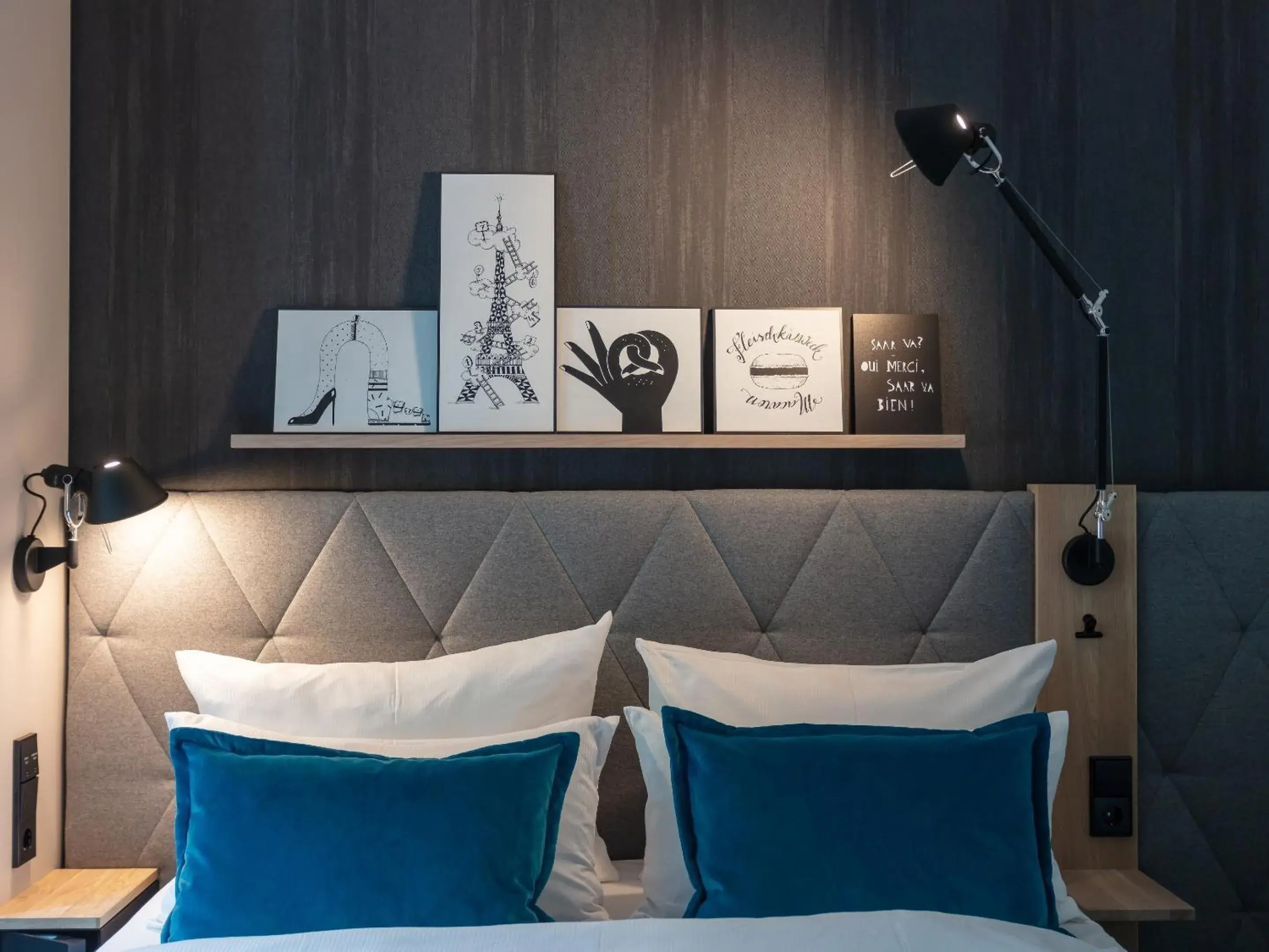 Room with Queen Size Bed in Motel One Saarbrücken Room with Queen Size Bed in Motel One Saarbrücken