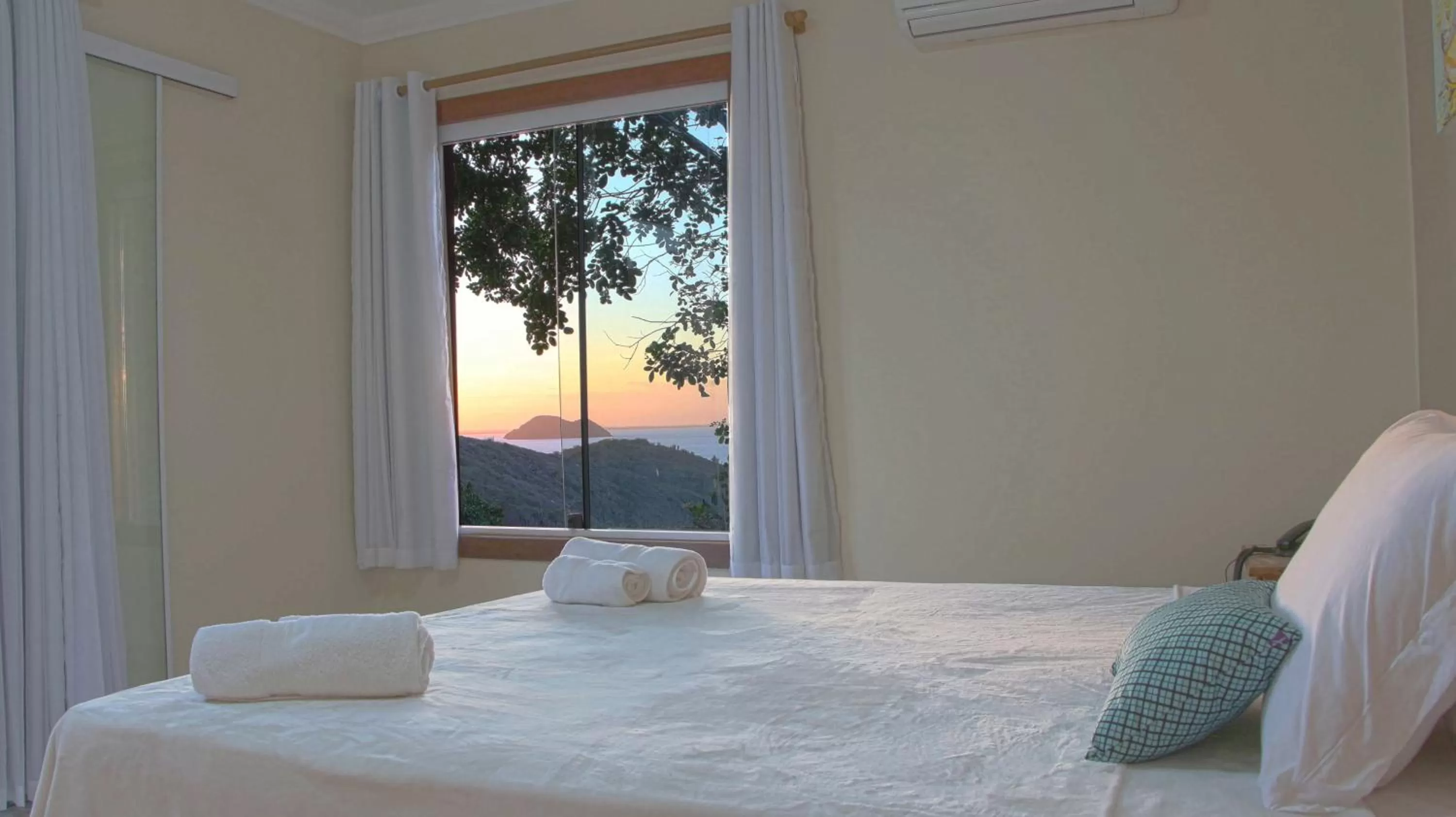 Bed in Pousada La Dolce Vita