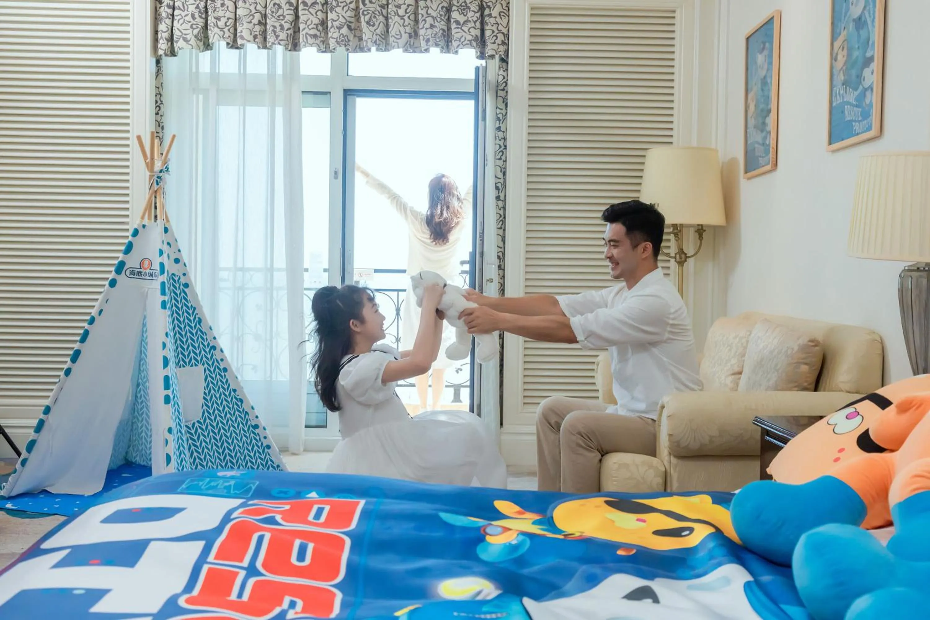 Photo of the whole room, Bed in Crowne Plaza Ocean Spring Resort by IHG