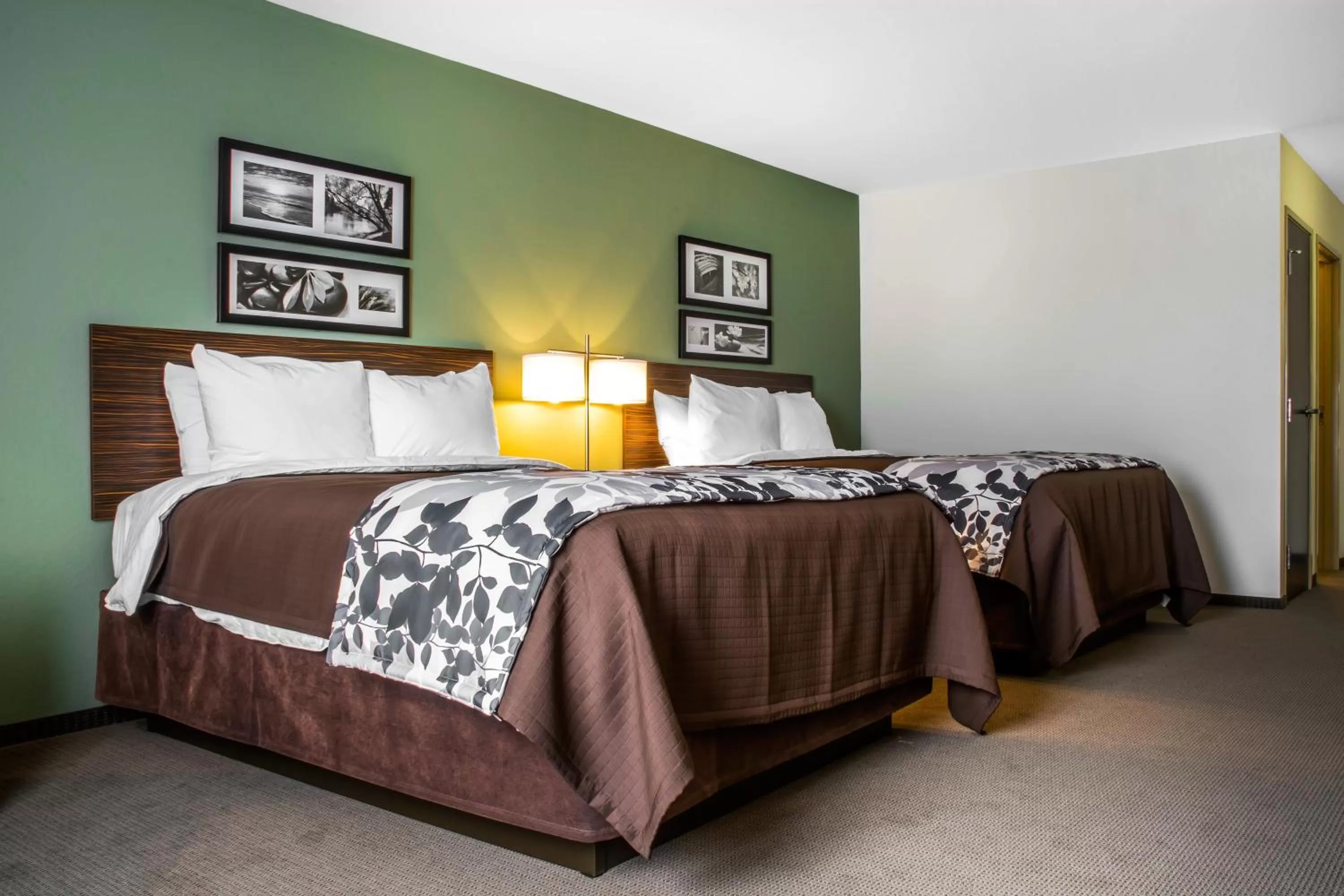 Bedroom, Bed in Sleep Inn & Suites Syracuse Airport