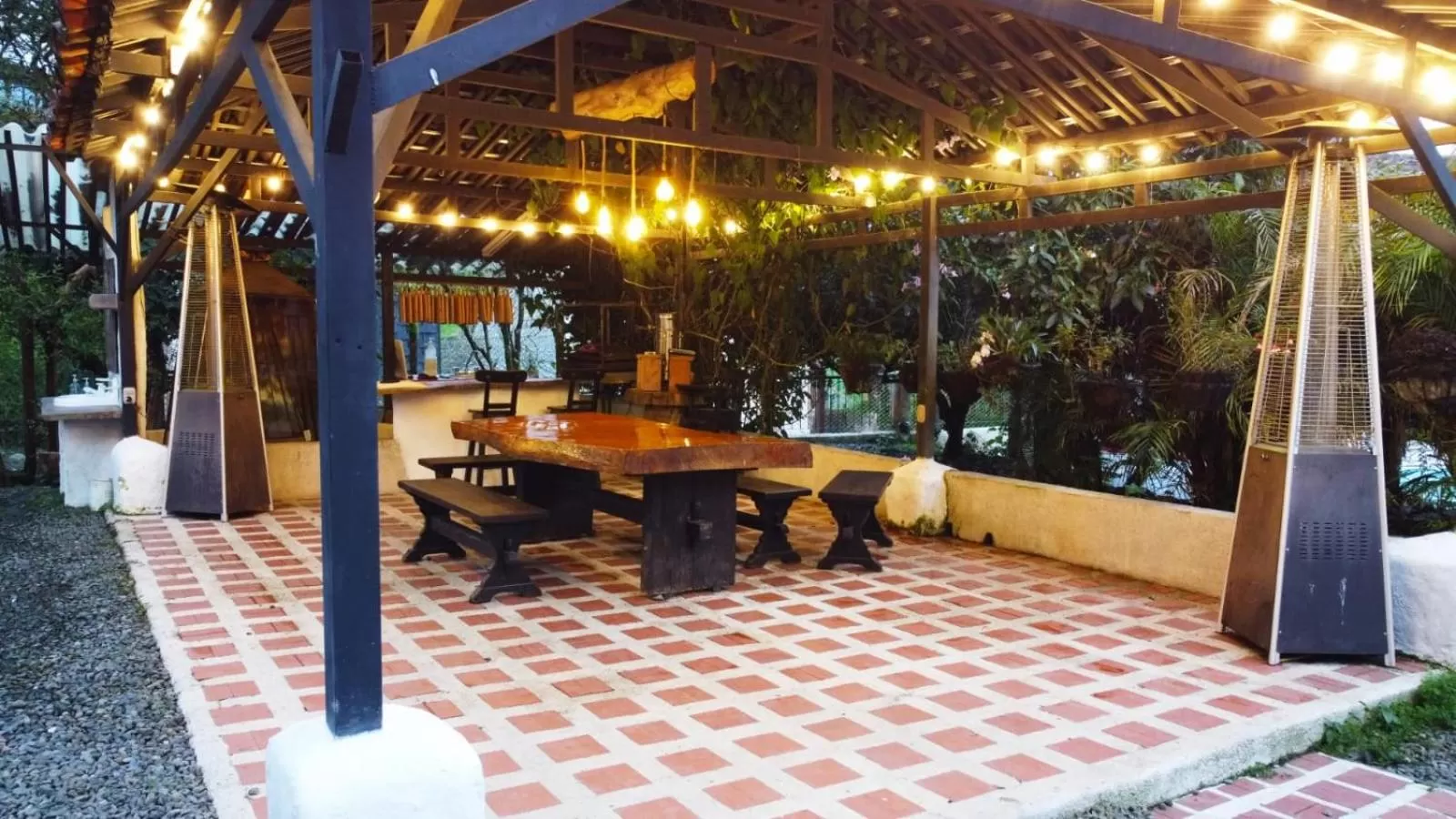 Property building, Restaurant/Places to Eat in Finca Campestre La Adelita B&B