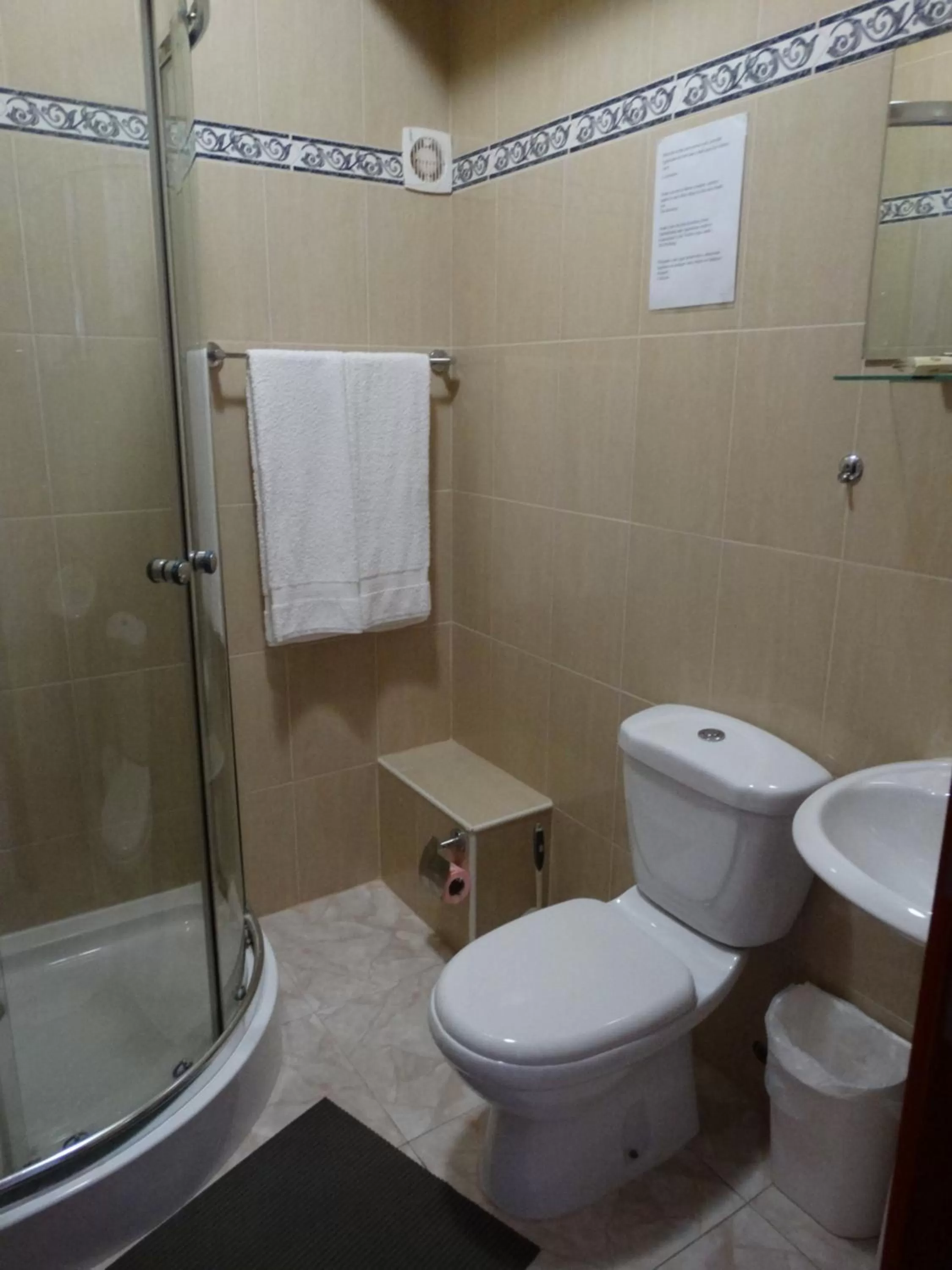 Shower, Bathroom in Yria Residencial