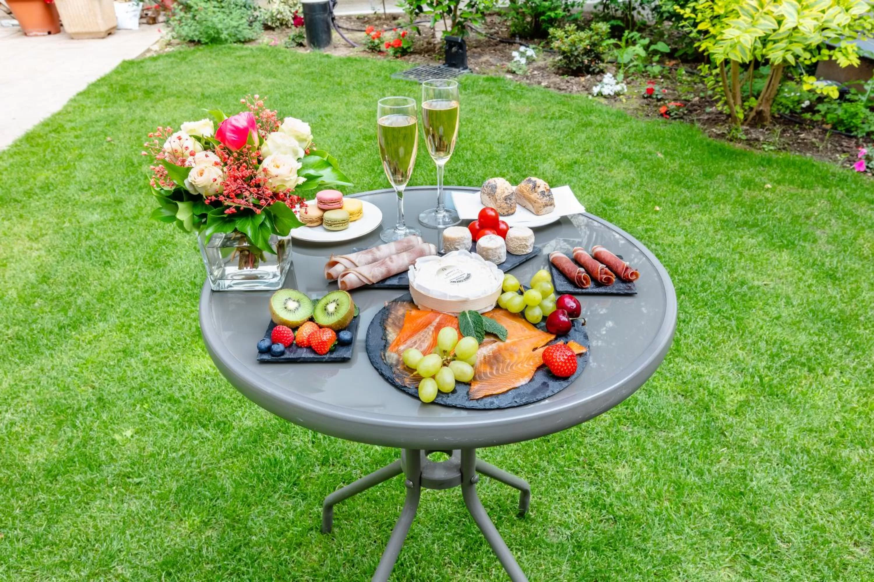 Hotel Montbriand Antony - Ancien Alixia