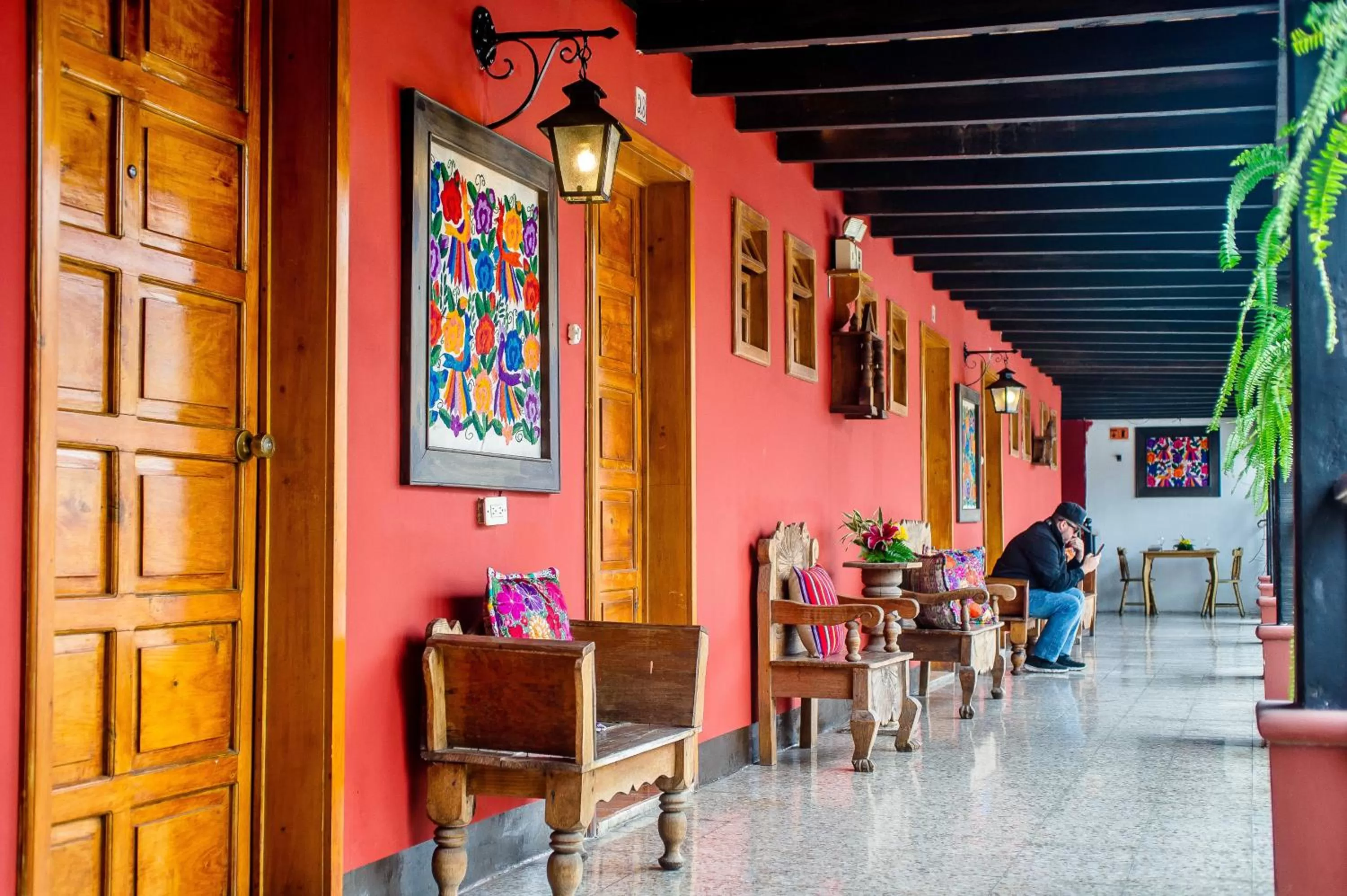 Communal lounge/ TV room in Hotel Panchoy by AHS