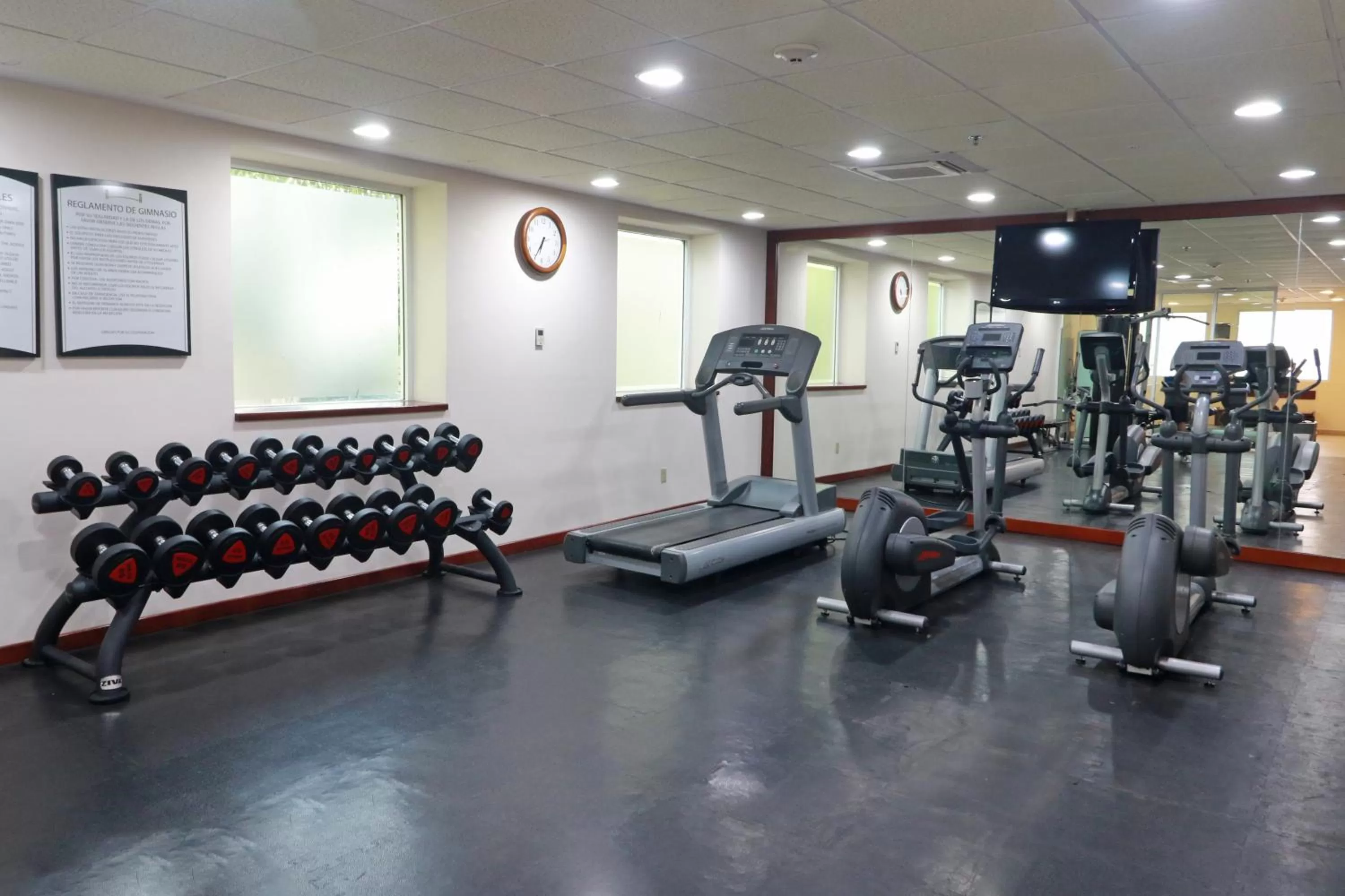 Fitness centre/facilities in Staybridge Suites Queretaro by IHG