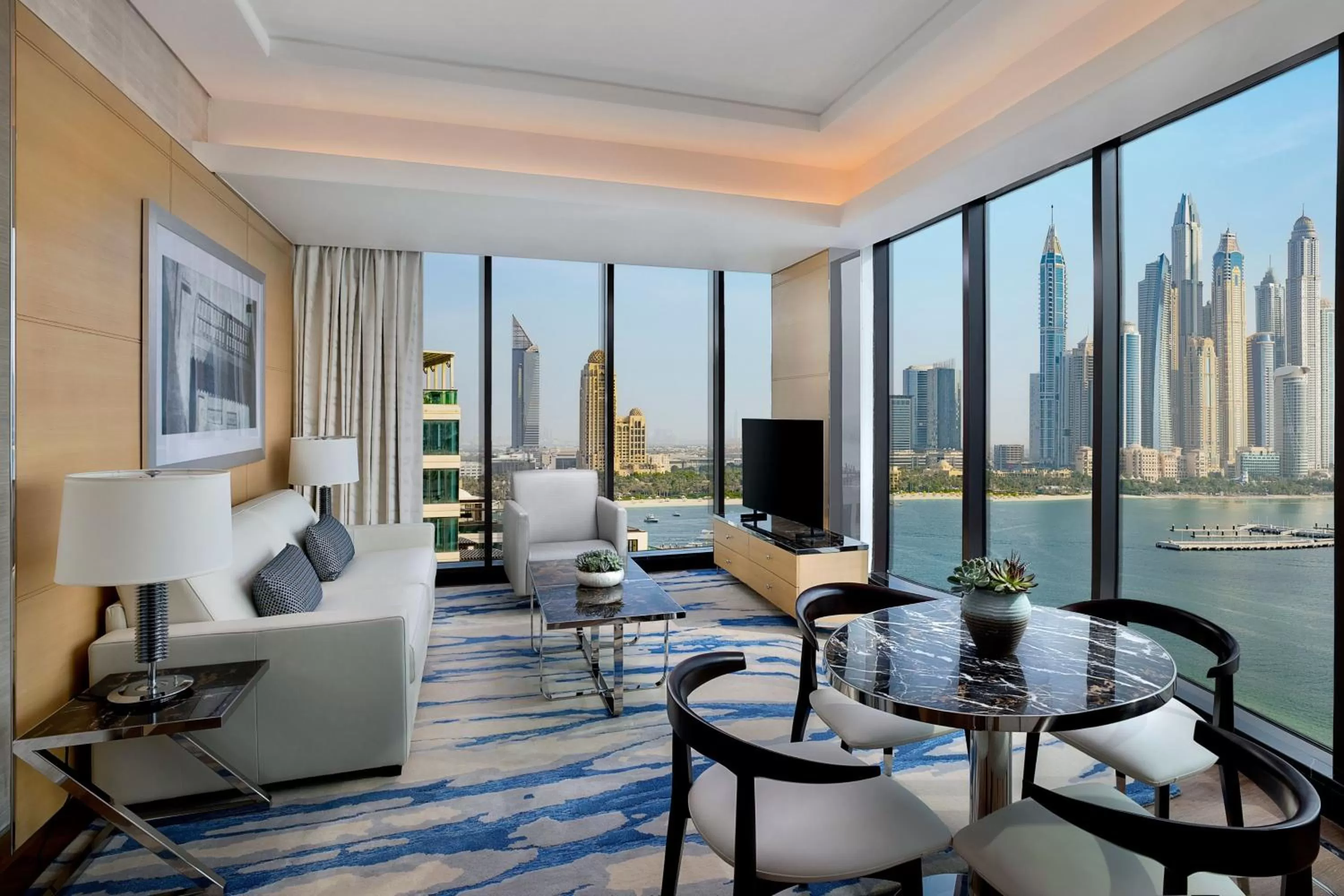Living room in Marriott Resort Palm Jumeirah, Dubai