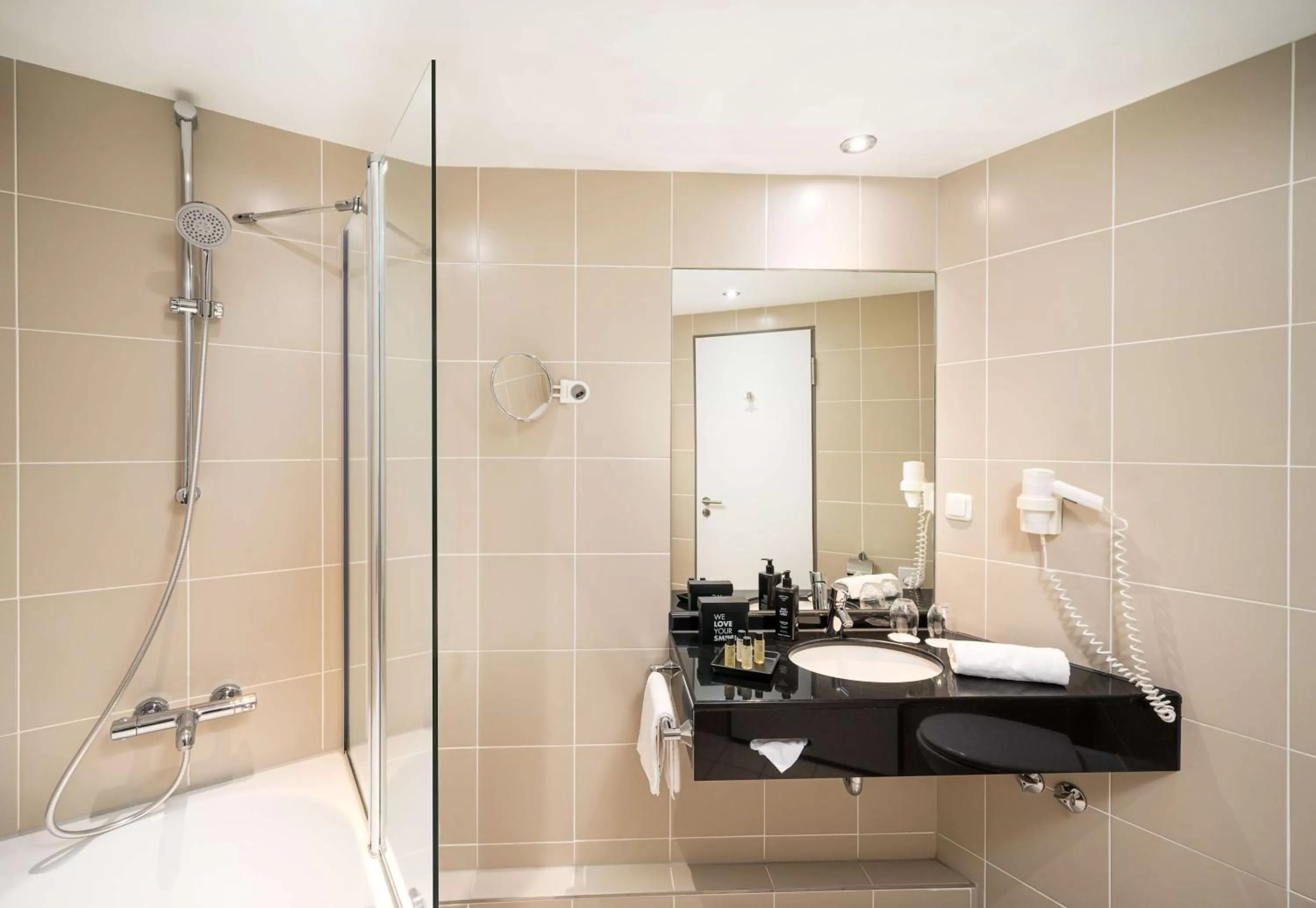 Bathroom in elaya hotel hamburg finkenwerder