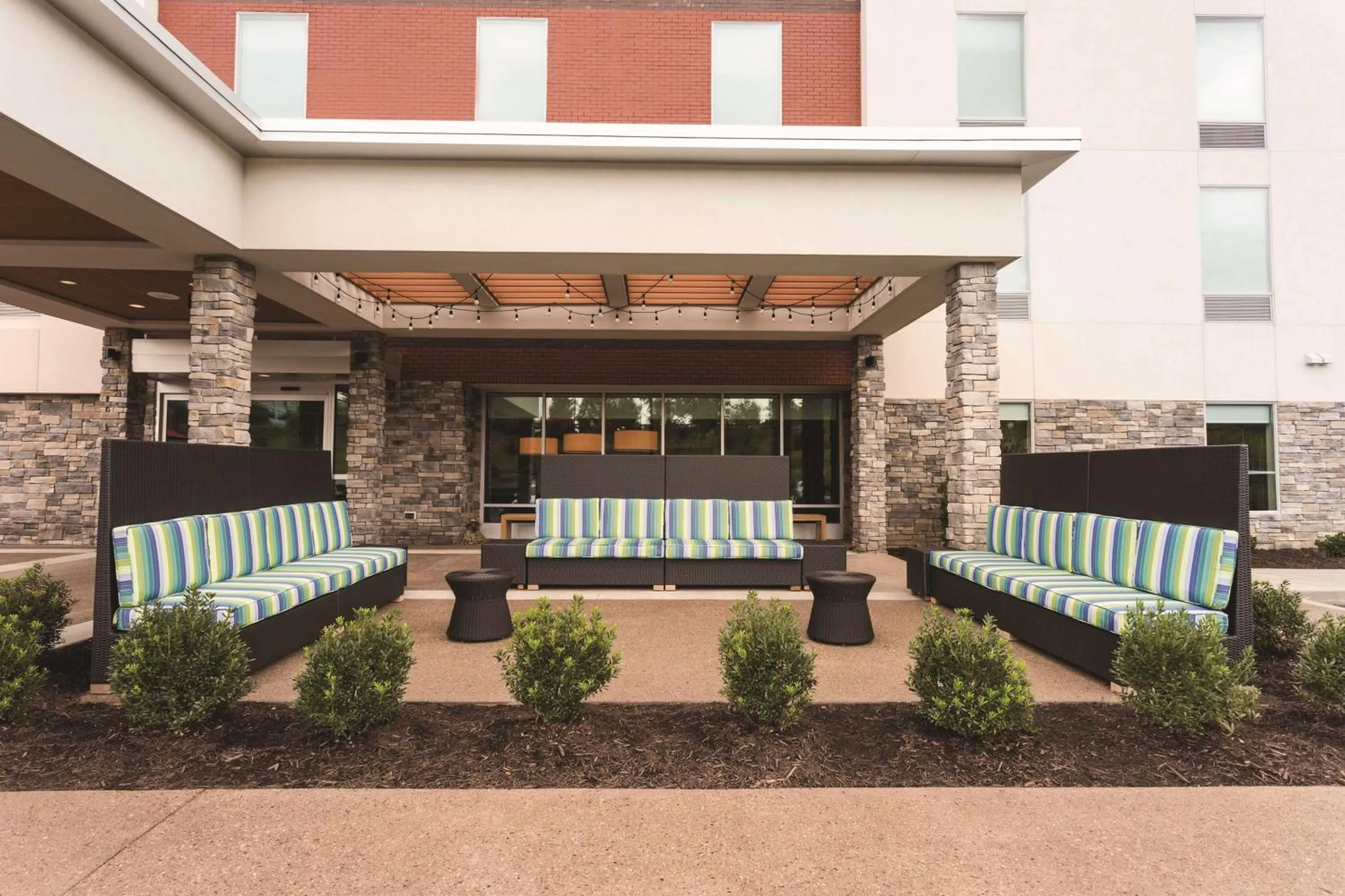 Patio in Home2Suites Pittsburgh Cranberry