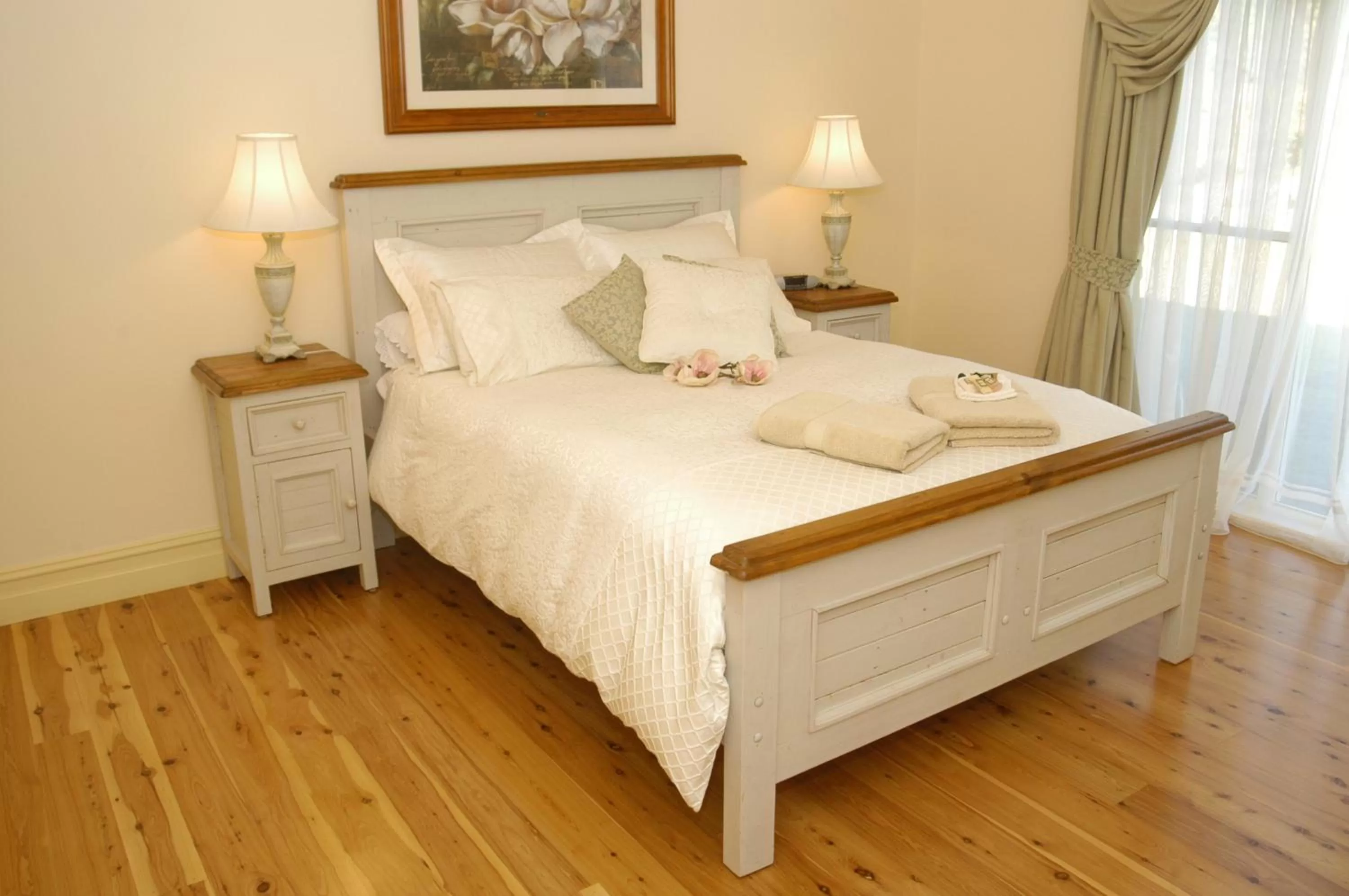 Bedroom, Bed in Pericoe Retreat