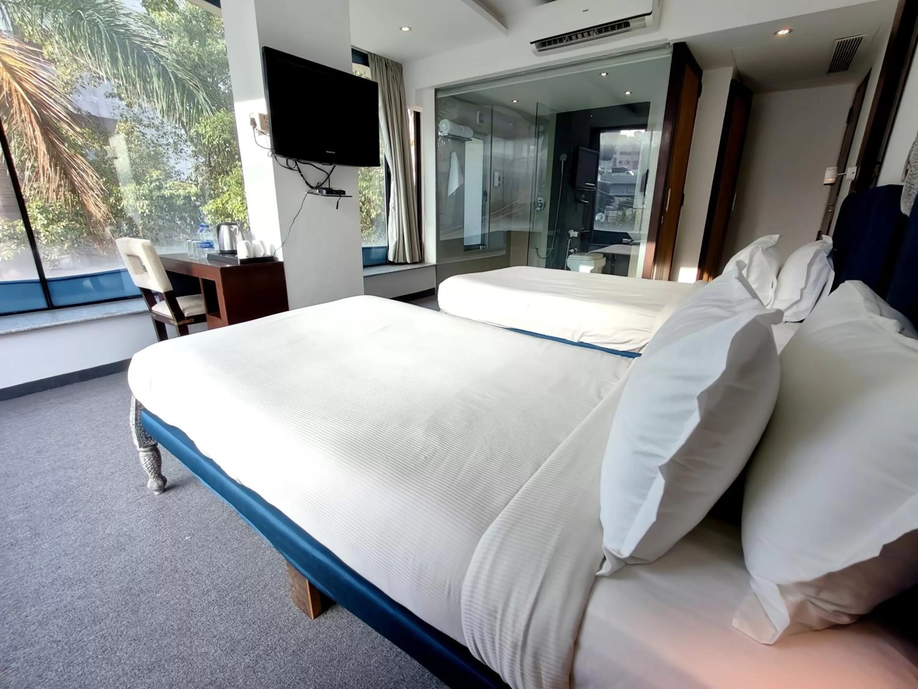 Photo of the whole room, Bed in The Sky Imperial Hotel Yahvi