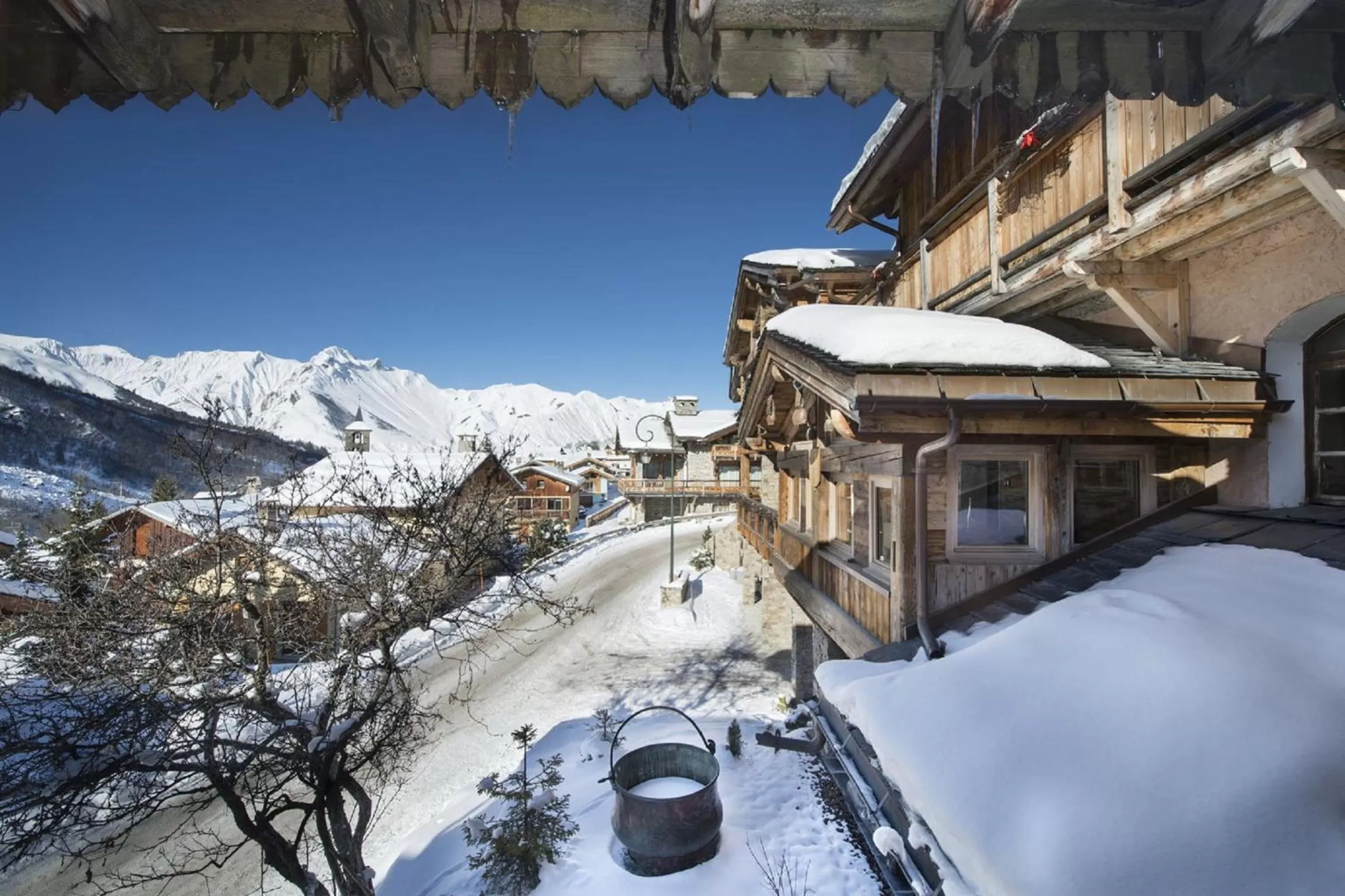 Property building in La Bouitte - Hôtel Relais & Châteaux