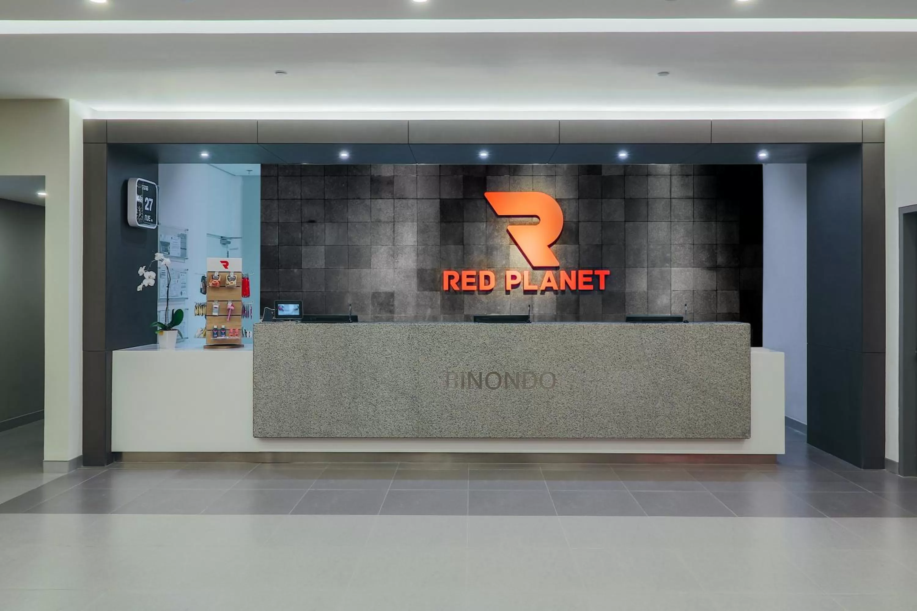 Property logo or sign in Red Planet Manila Binondo