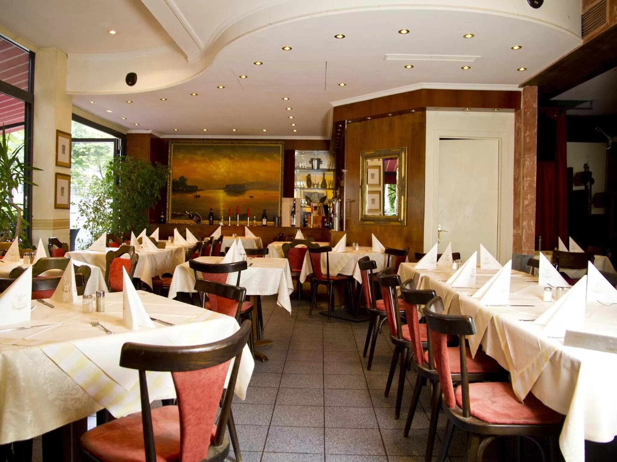 Restaurant/places to eat in TOP Hotel Amberger