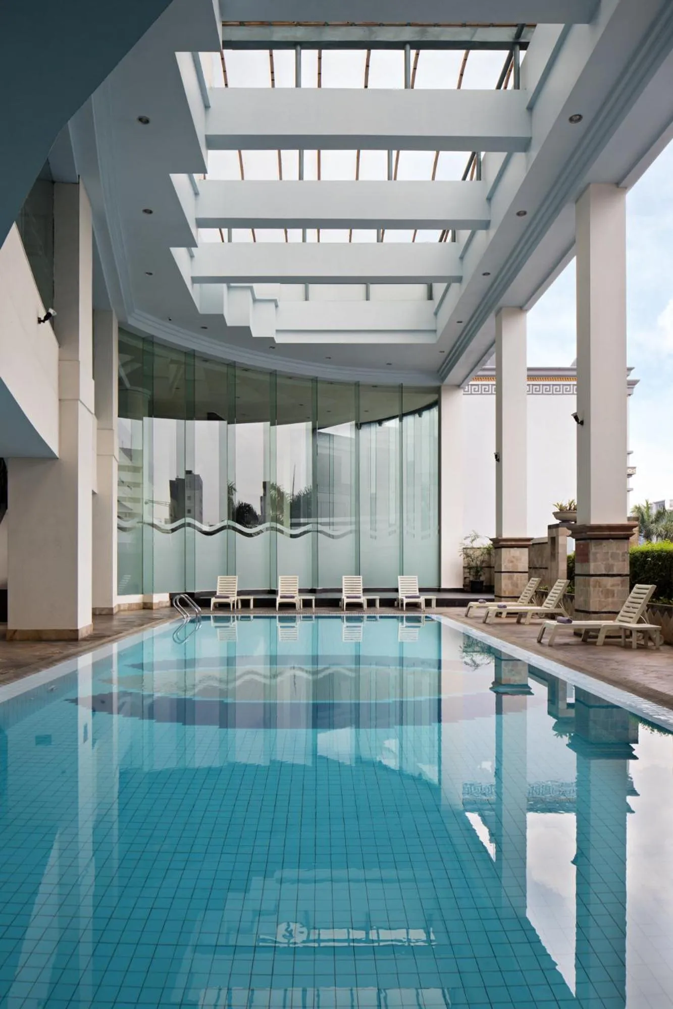 Swimming pool in Golden Boutique Hotel Kemayoran