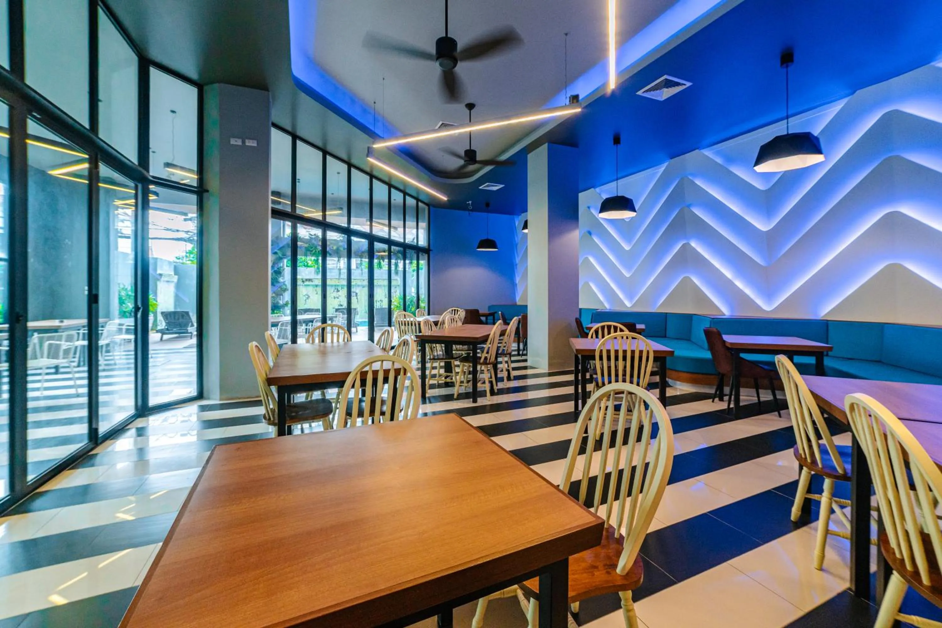 Restaurant/places to eat in Ratana Hotel Sakdidet, PHUKET TOWN