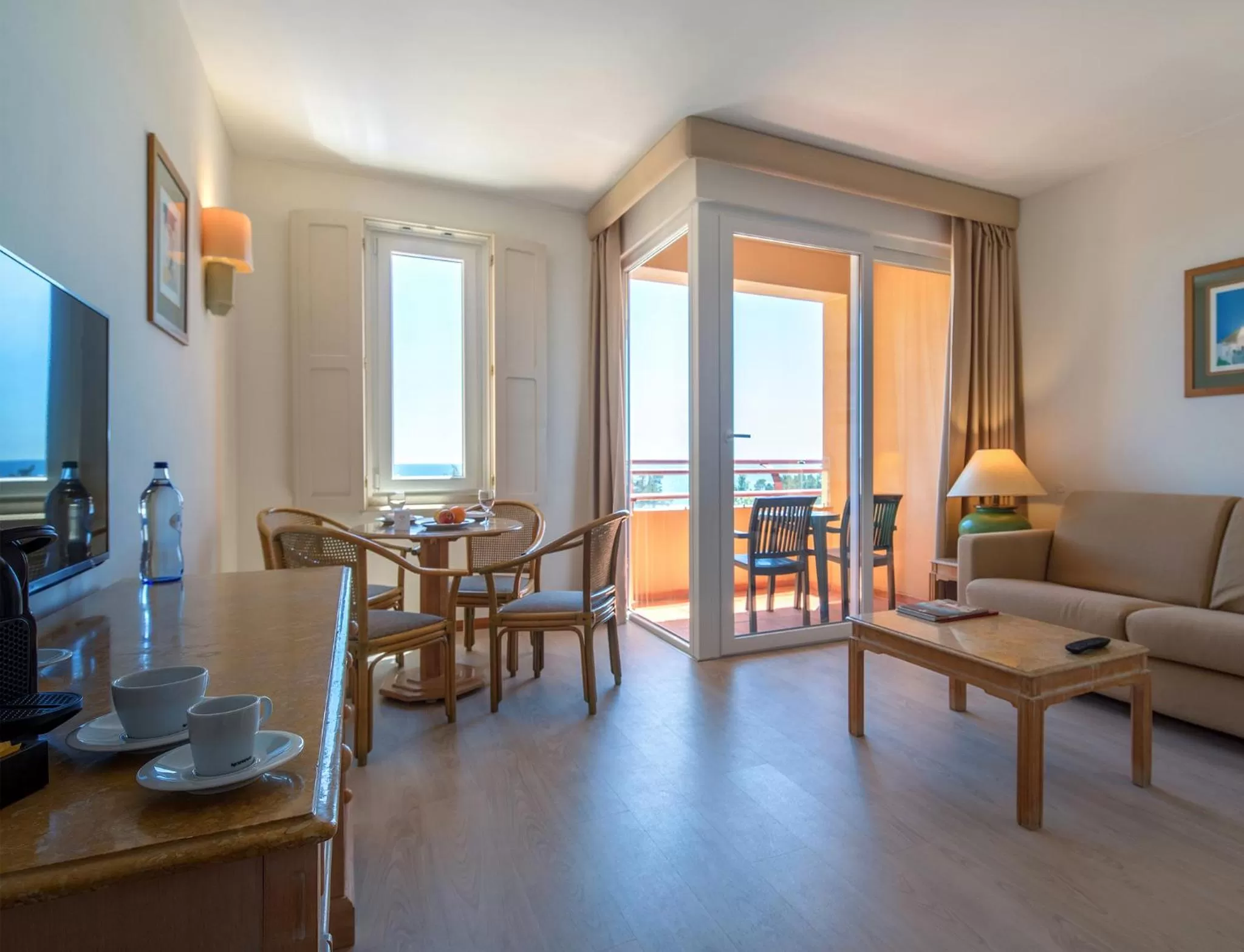 Coffee/tea facilities in Dom Pedro Marina