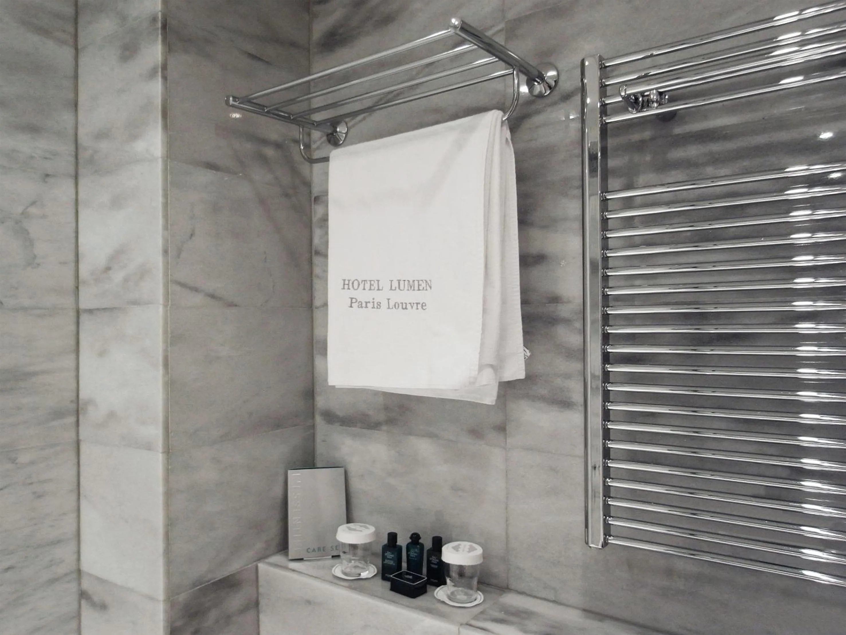 Bathroom in Hotel Lumen Paris Louvre