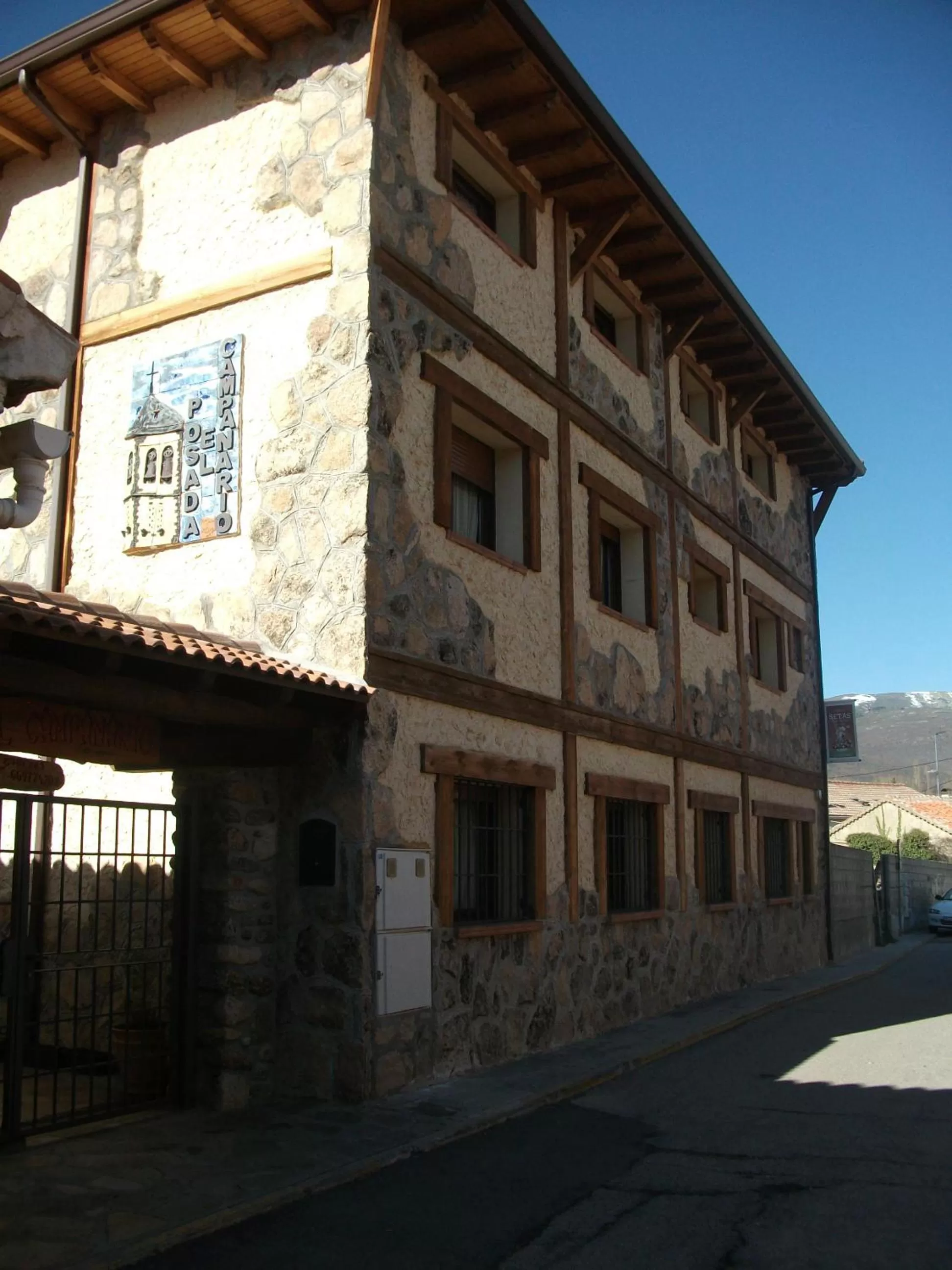 Facade/entrance in Posada el Campanario