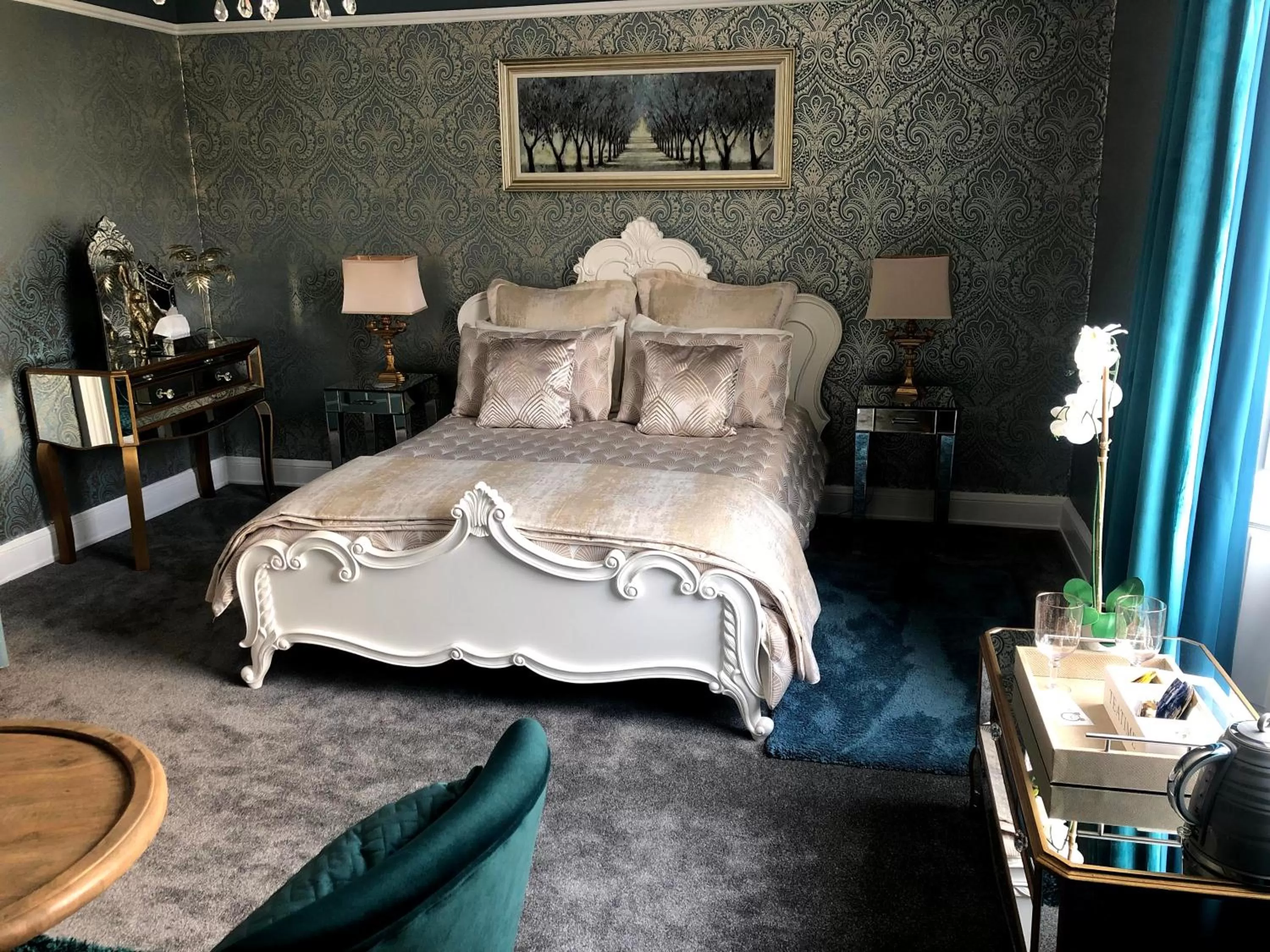 Deluxe King Room - Spring in Highgate House