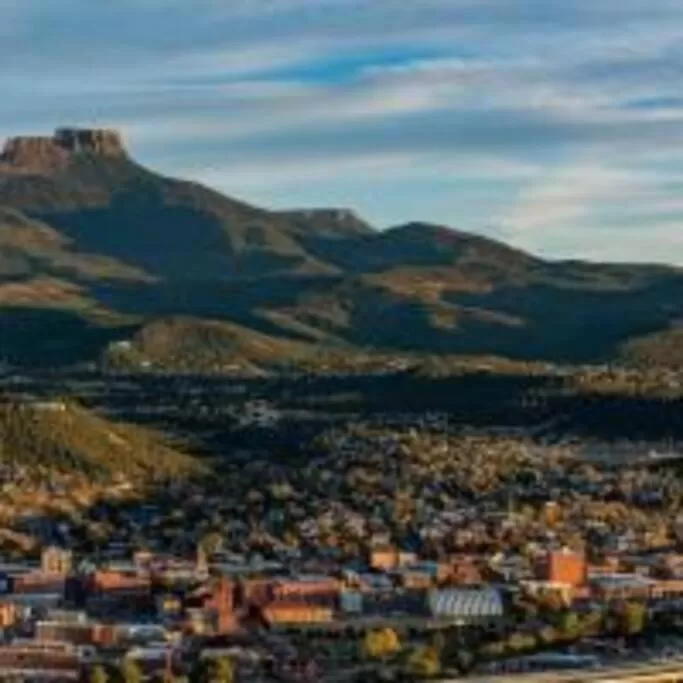 Natural landscape in Quiet FULL-SIZE bed close to town 420 friendly