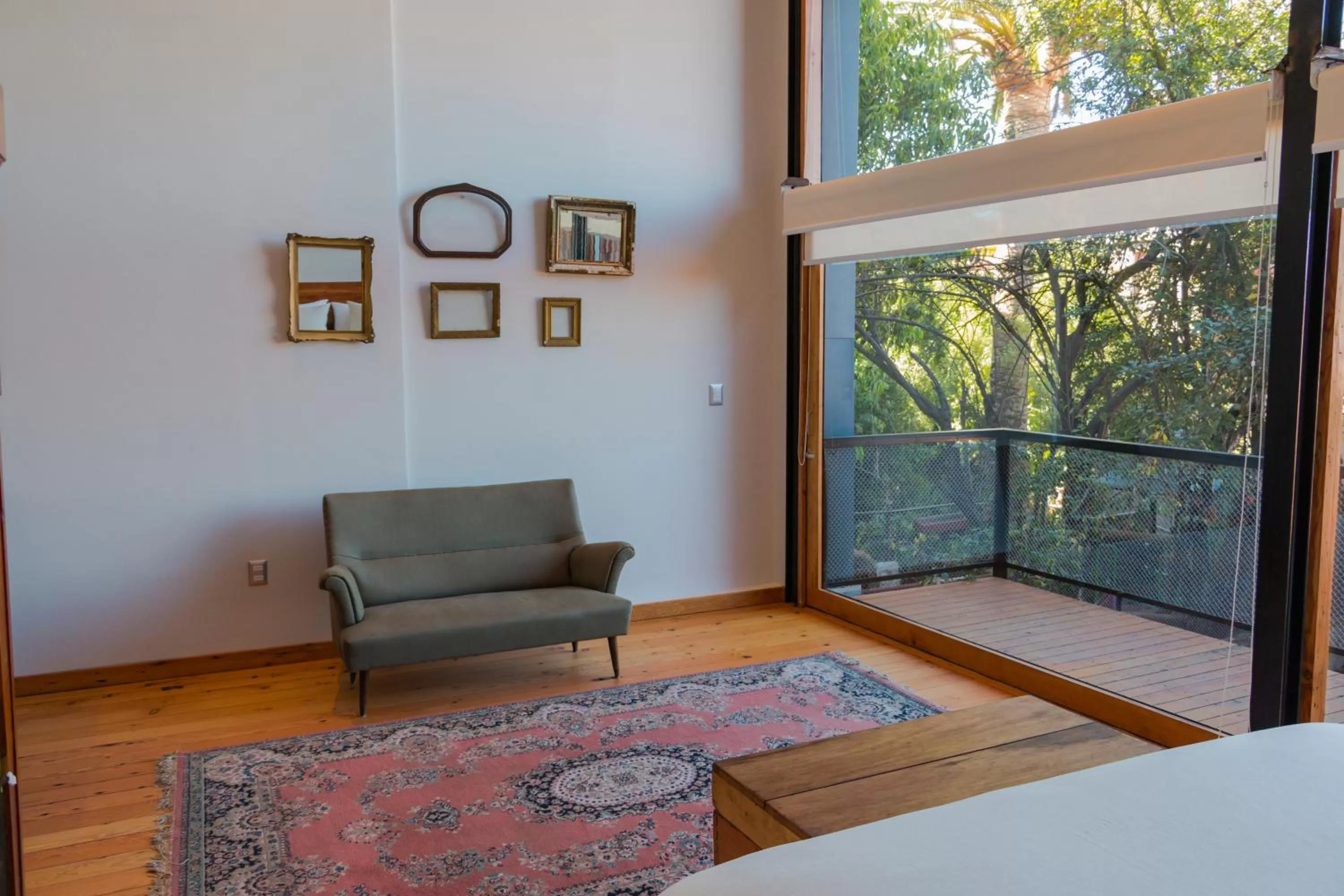 Bedroom, Seating Area in Augusta Hotel