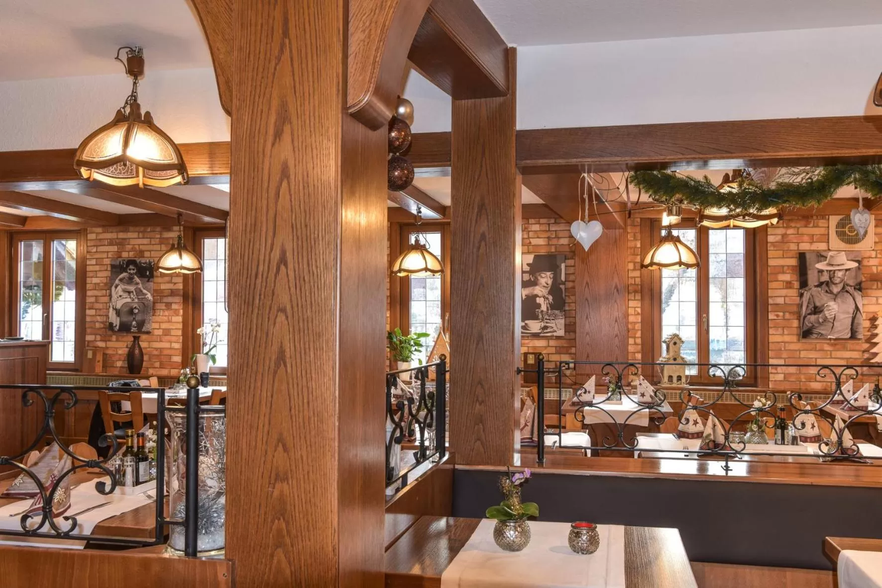 Restaurant/Places to Eat in Hotel Ristorante Rostica