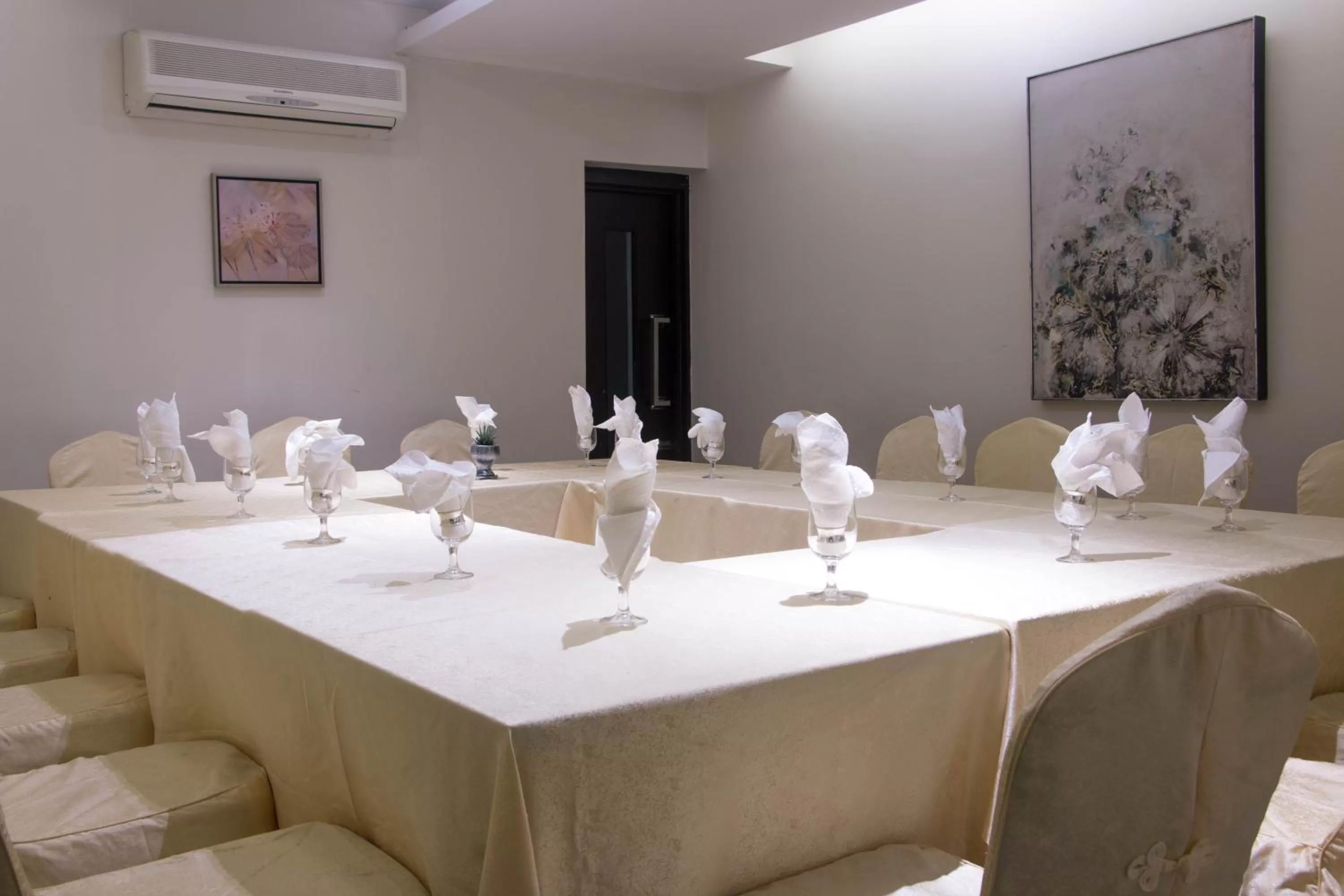 Banquet/Function facilities in D'more Dhaka Hotel & Resort