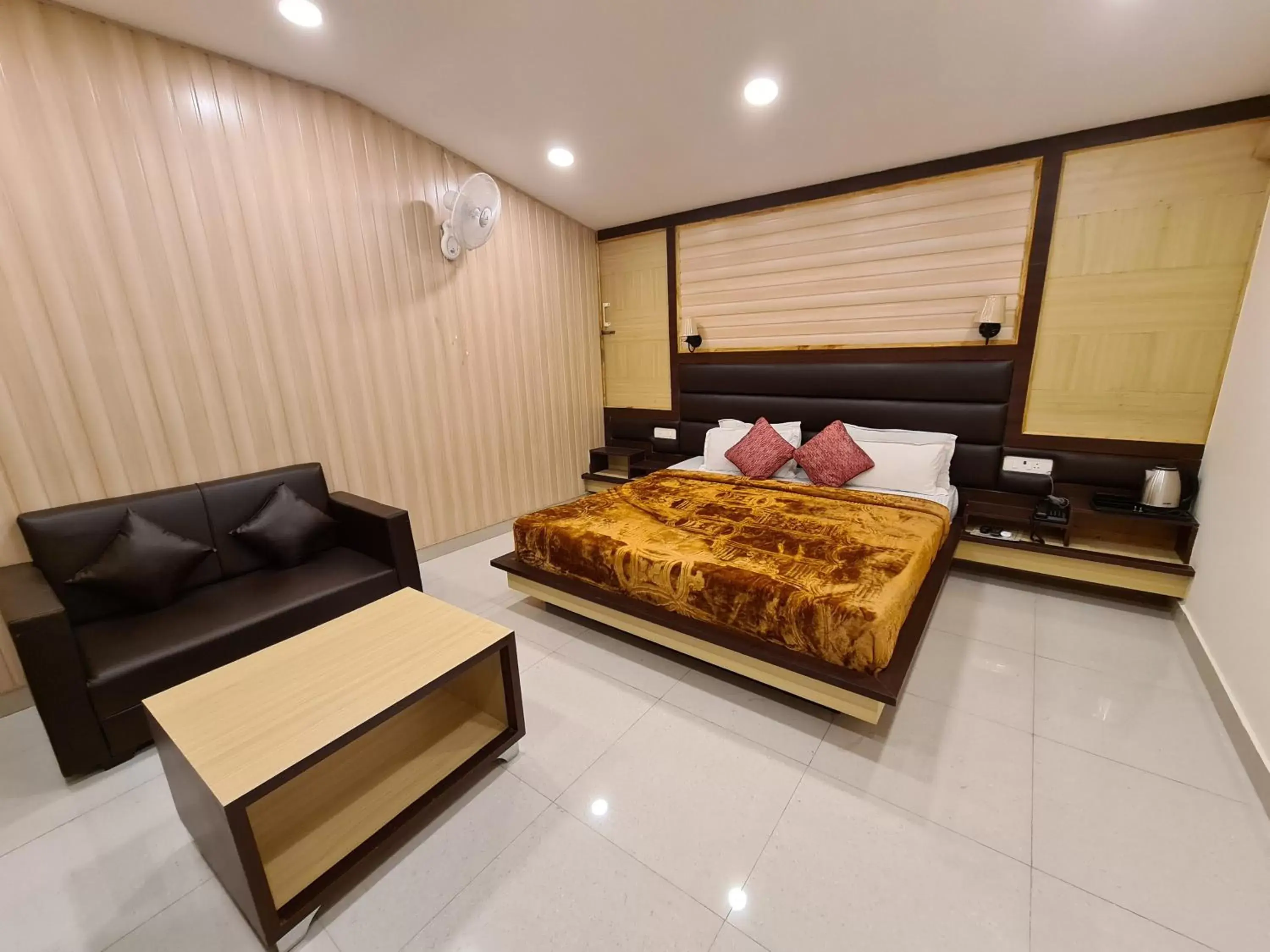 Family Suite in Hotel Rajpur Heights Family Suite in Hotel Rajpur Heights