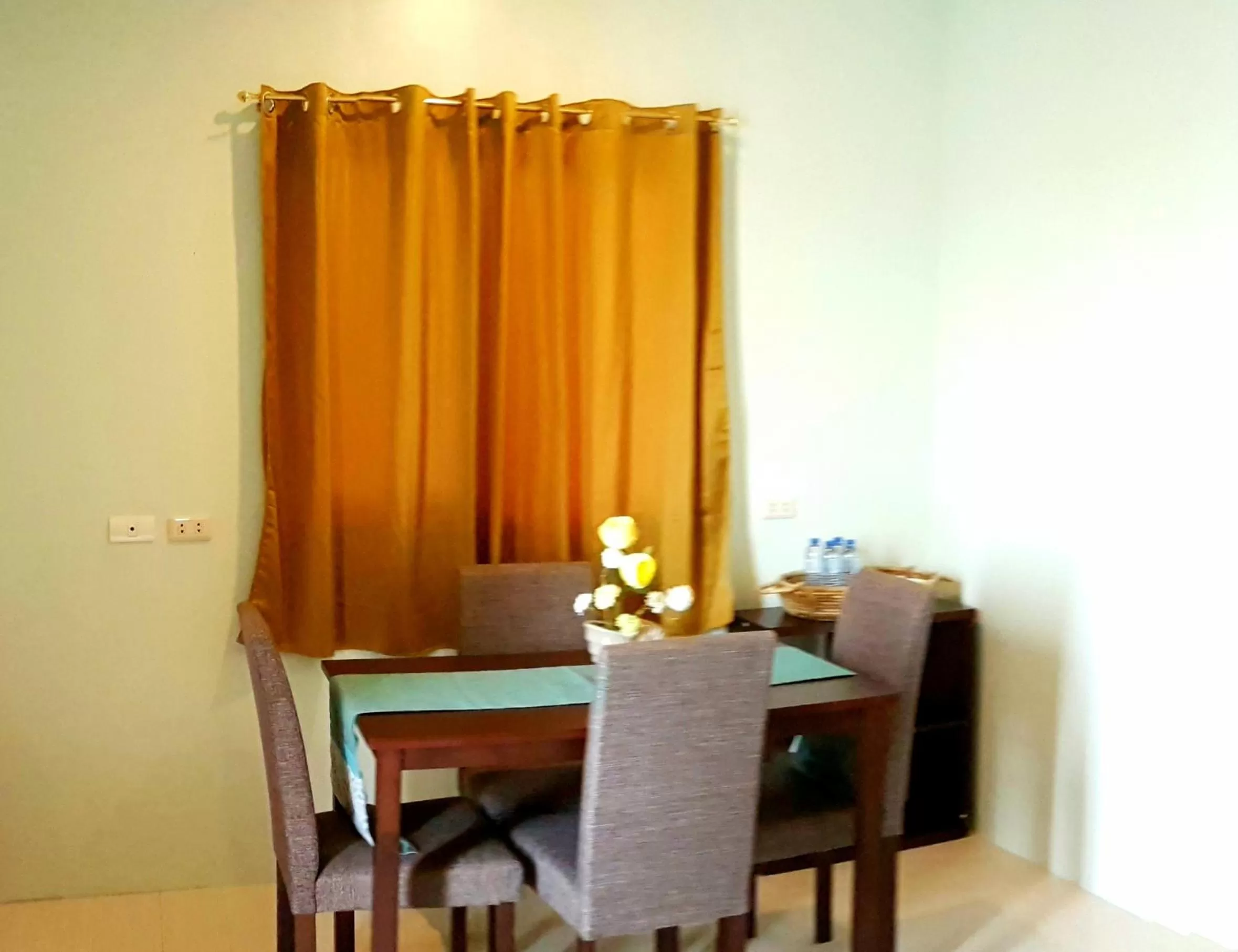 Dining area in Tropical Fun Ta Sea Rentals