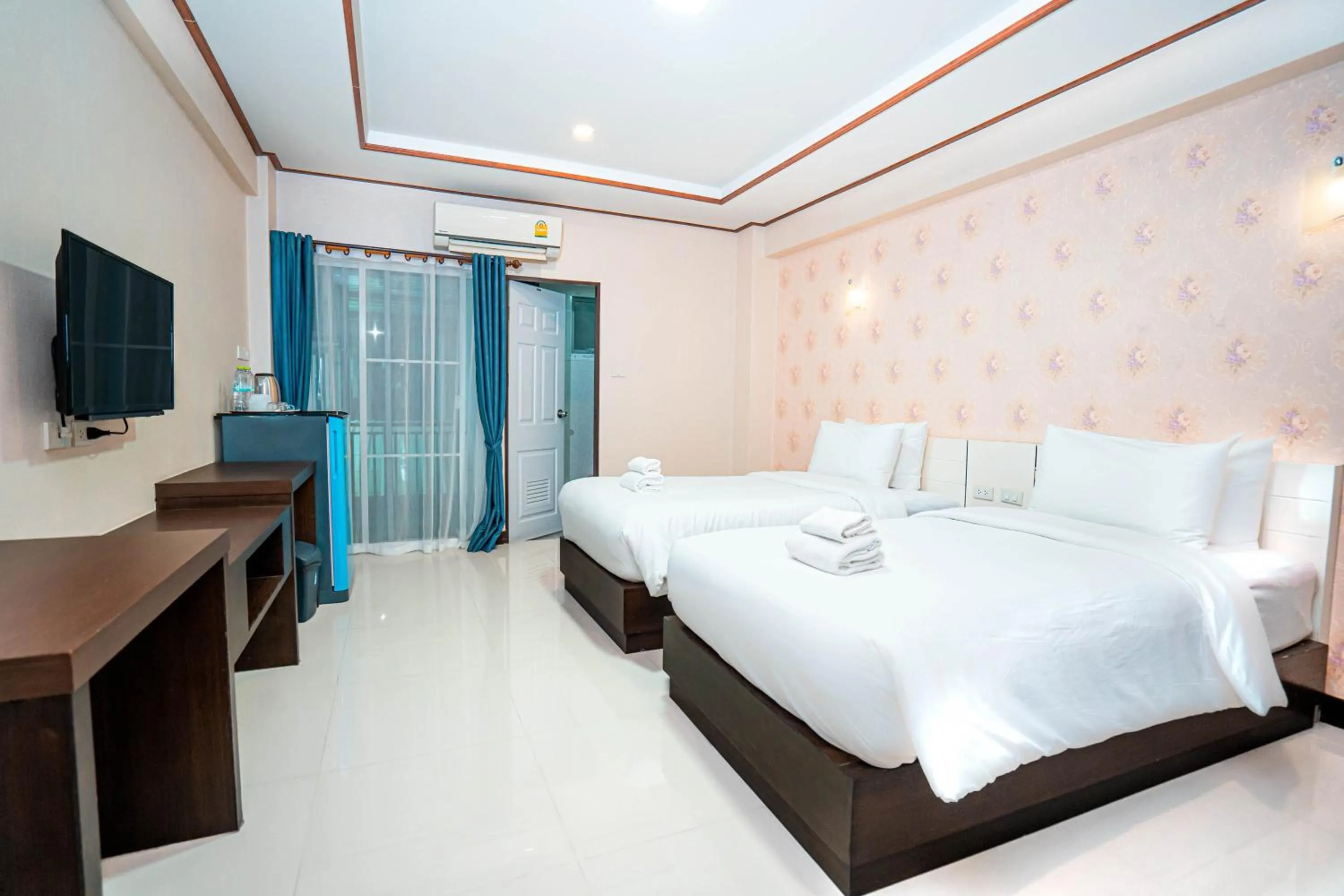 Bedroom, Bed in Blue Sky Residence Airport