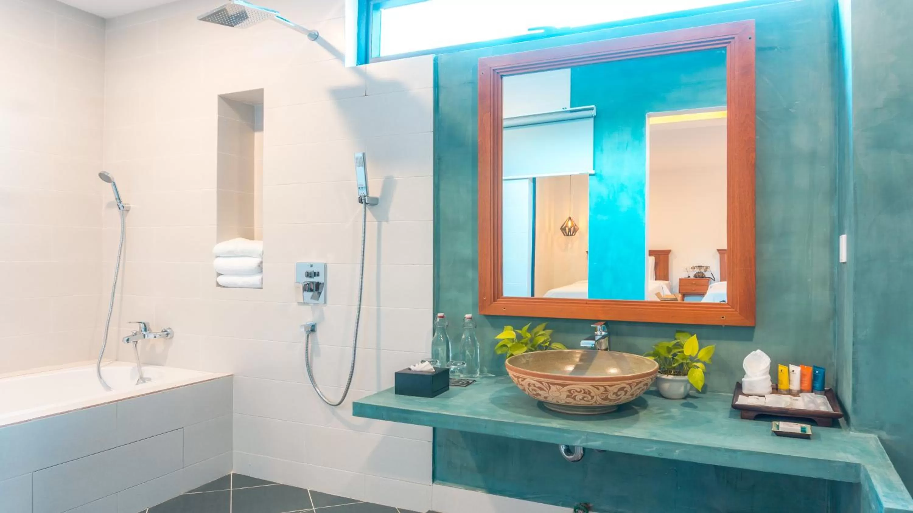 Bath in Angkor Aurora