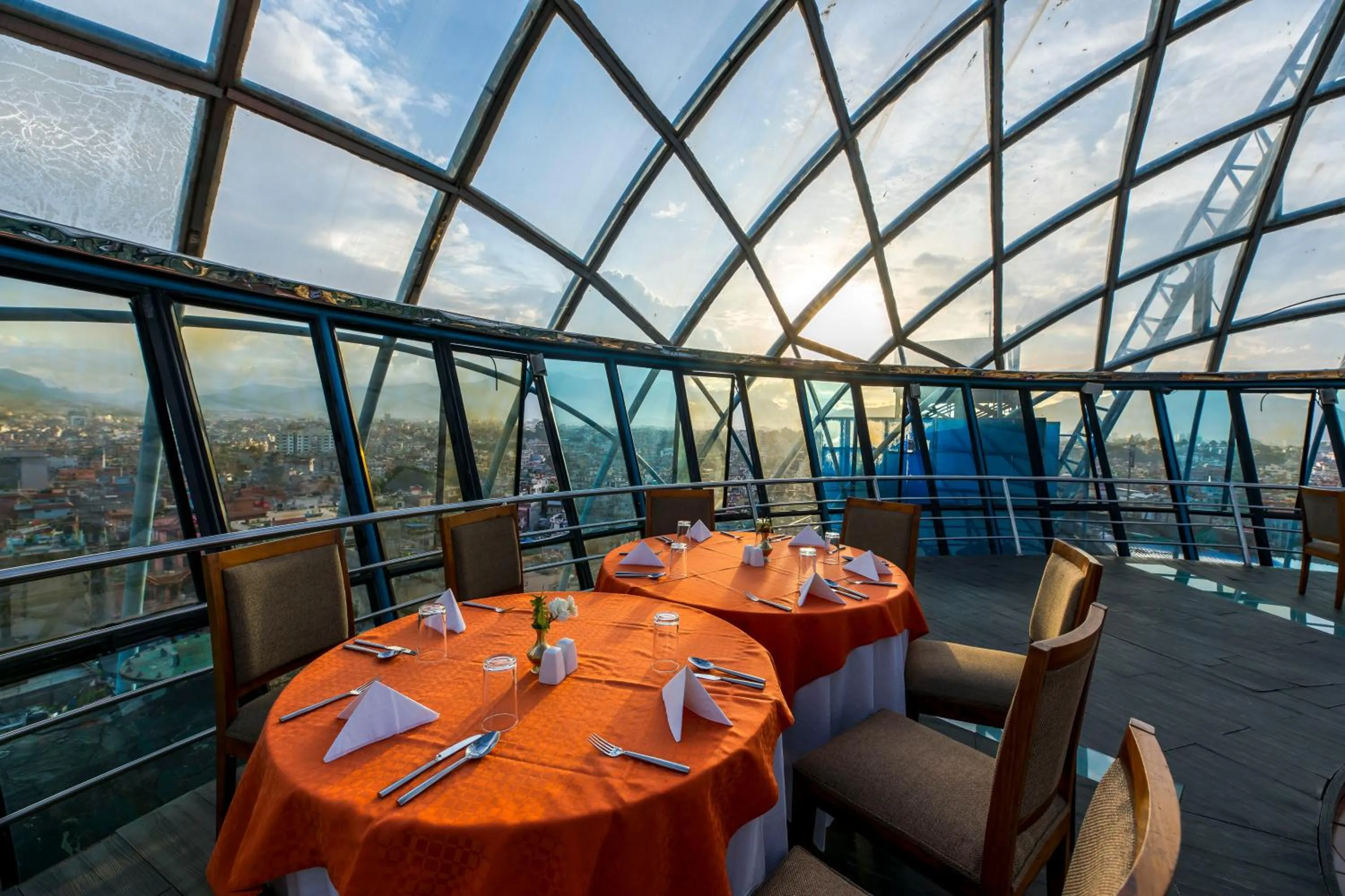 Restaurant/Places to Eat in Airport Hotel