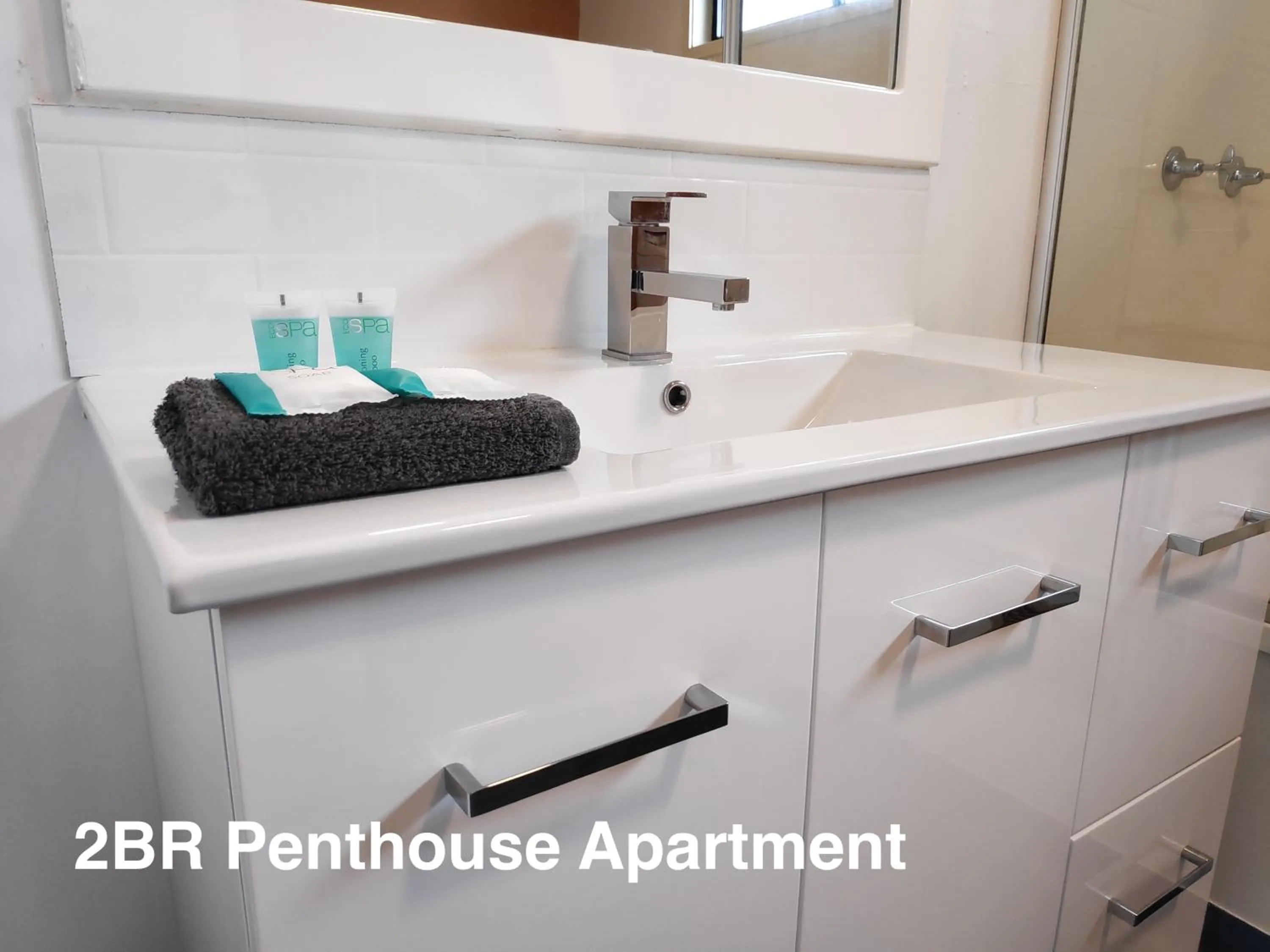 Beach House Mollymook