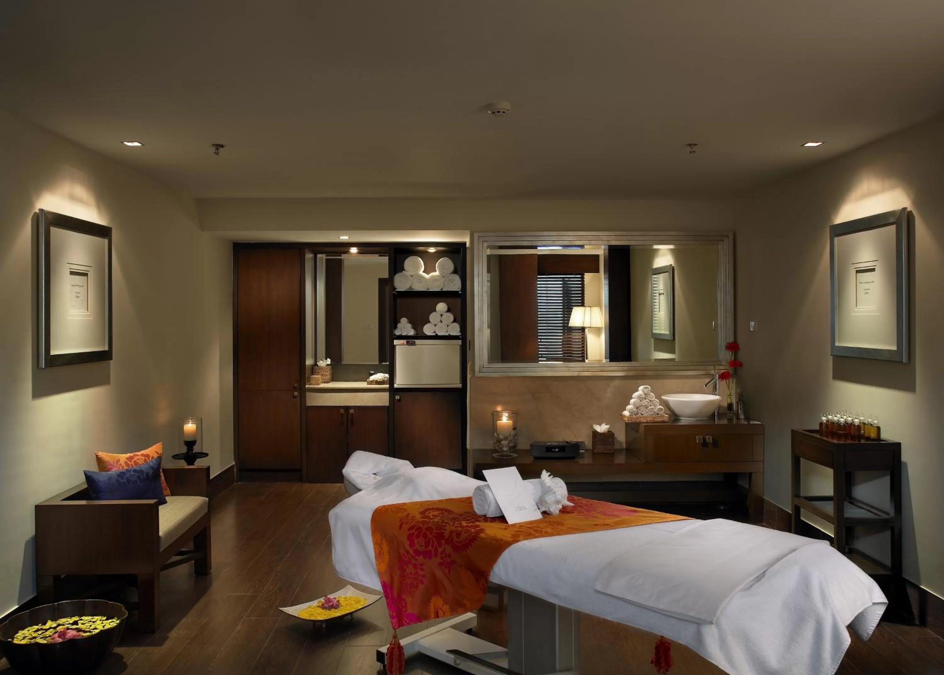 Massage, Bed in The Leela Kovalam, A Raviz Hotel