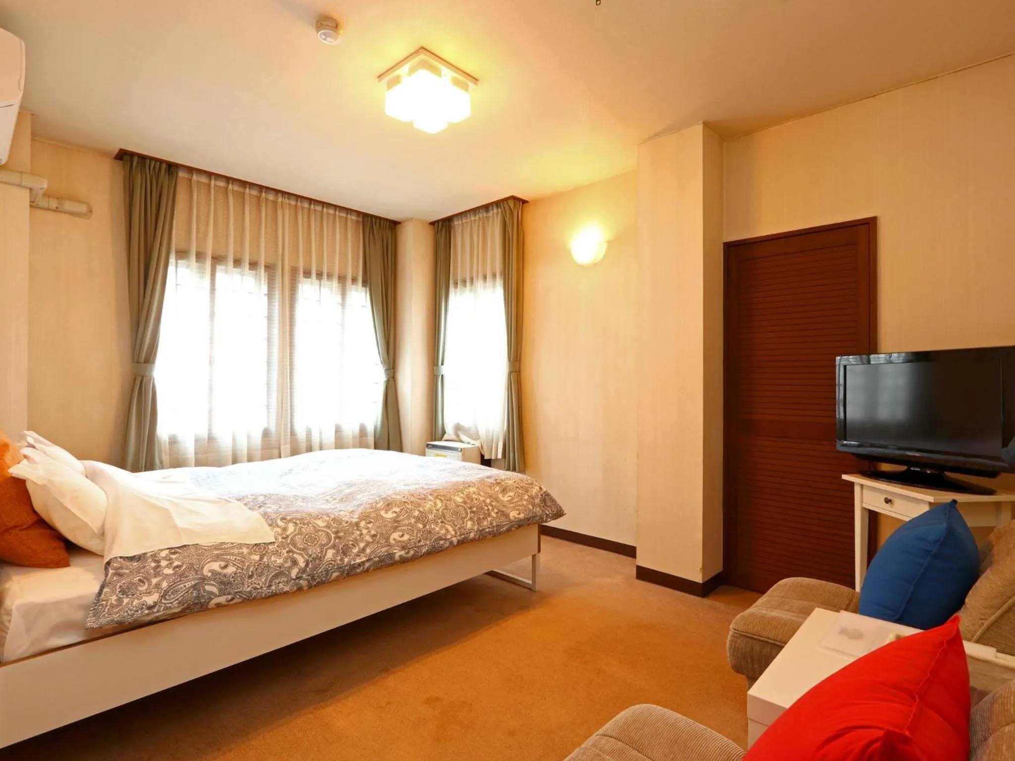 Standard Queen Room - single occupancy in Belle Vue Nishiura