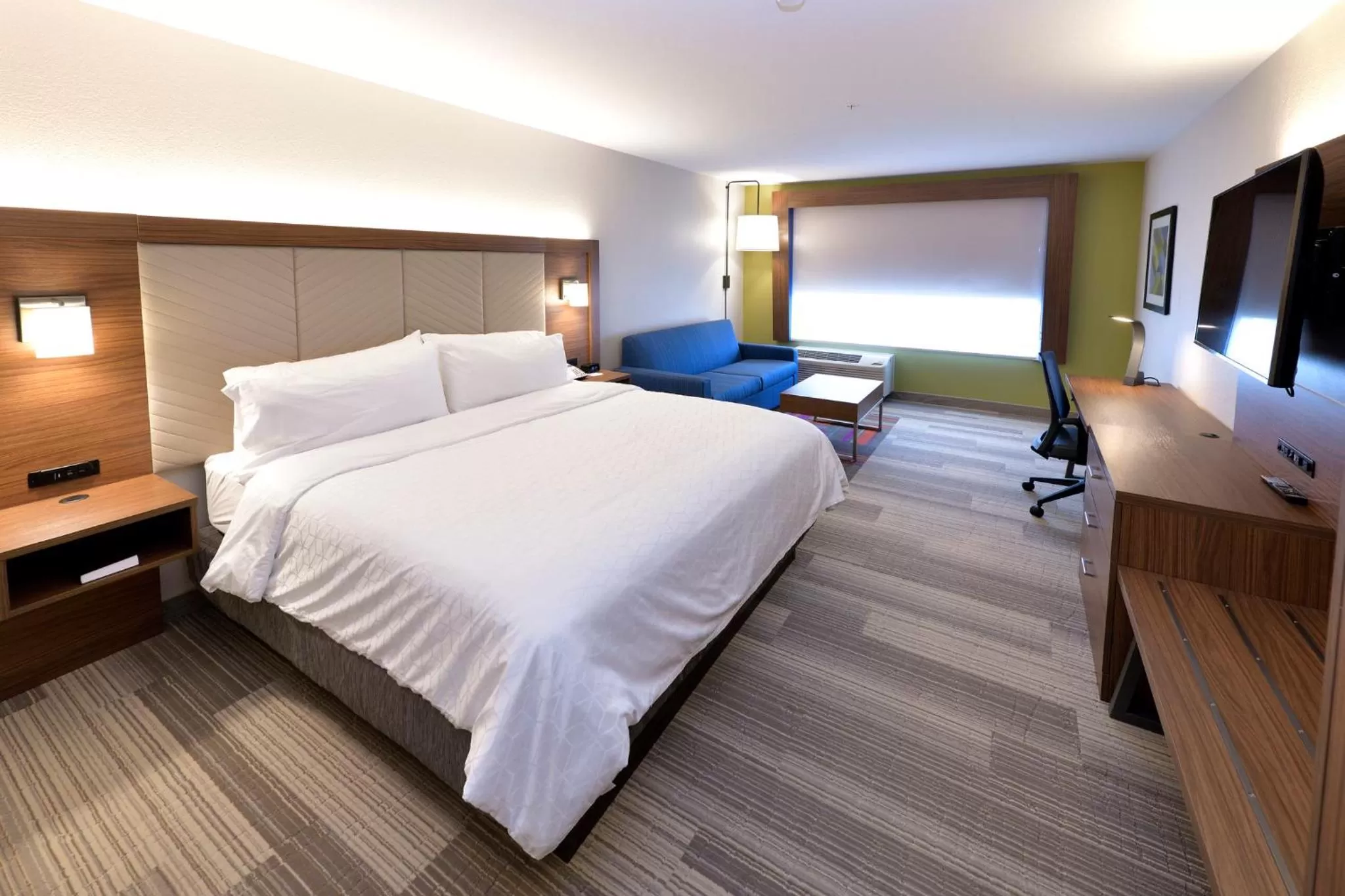 Photo of the whole room, Bed in Holiday Inn Express & Suites - Millersburg by IHG
