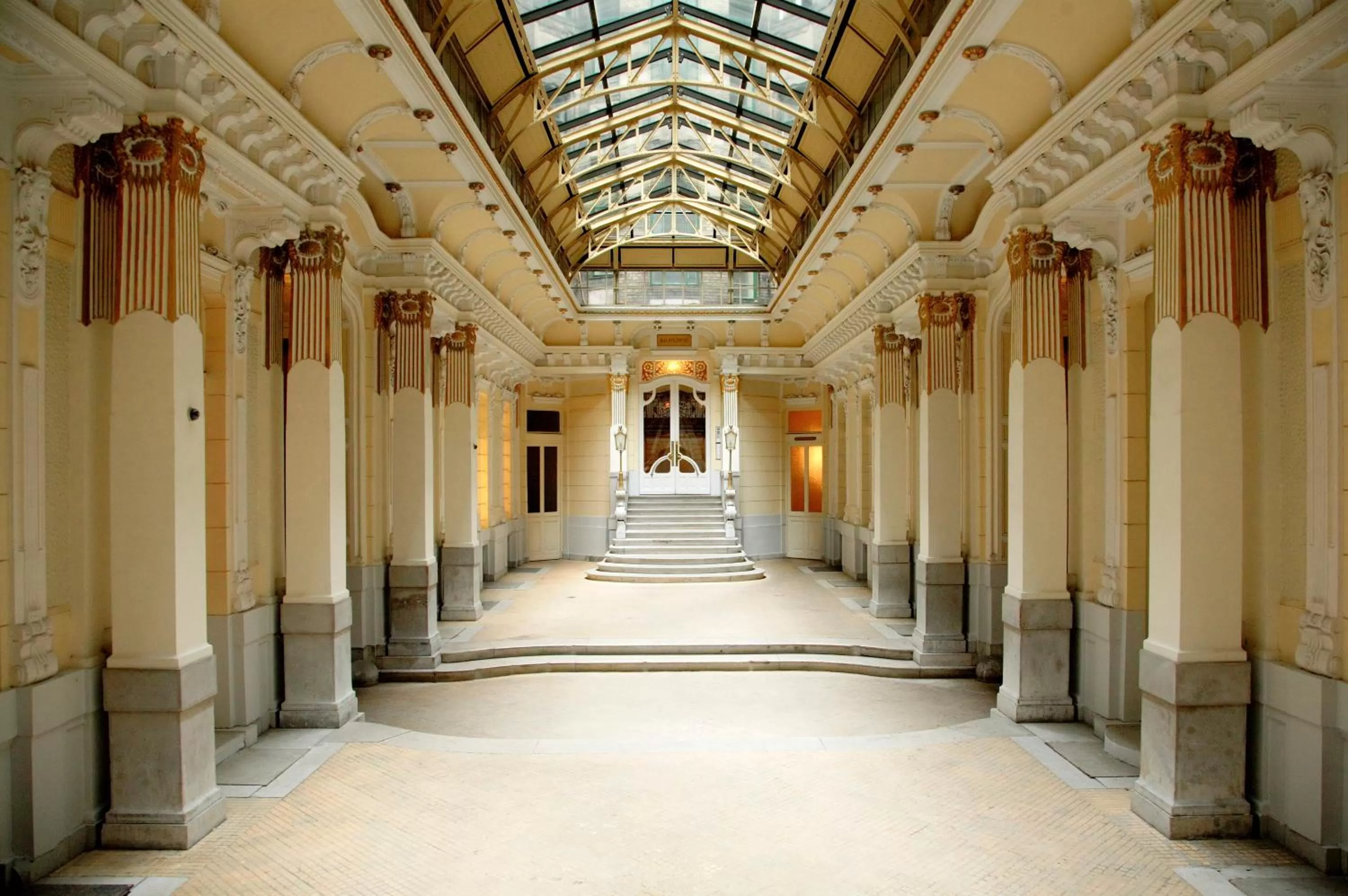 Facade/entrance in Maverick Apartments