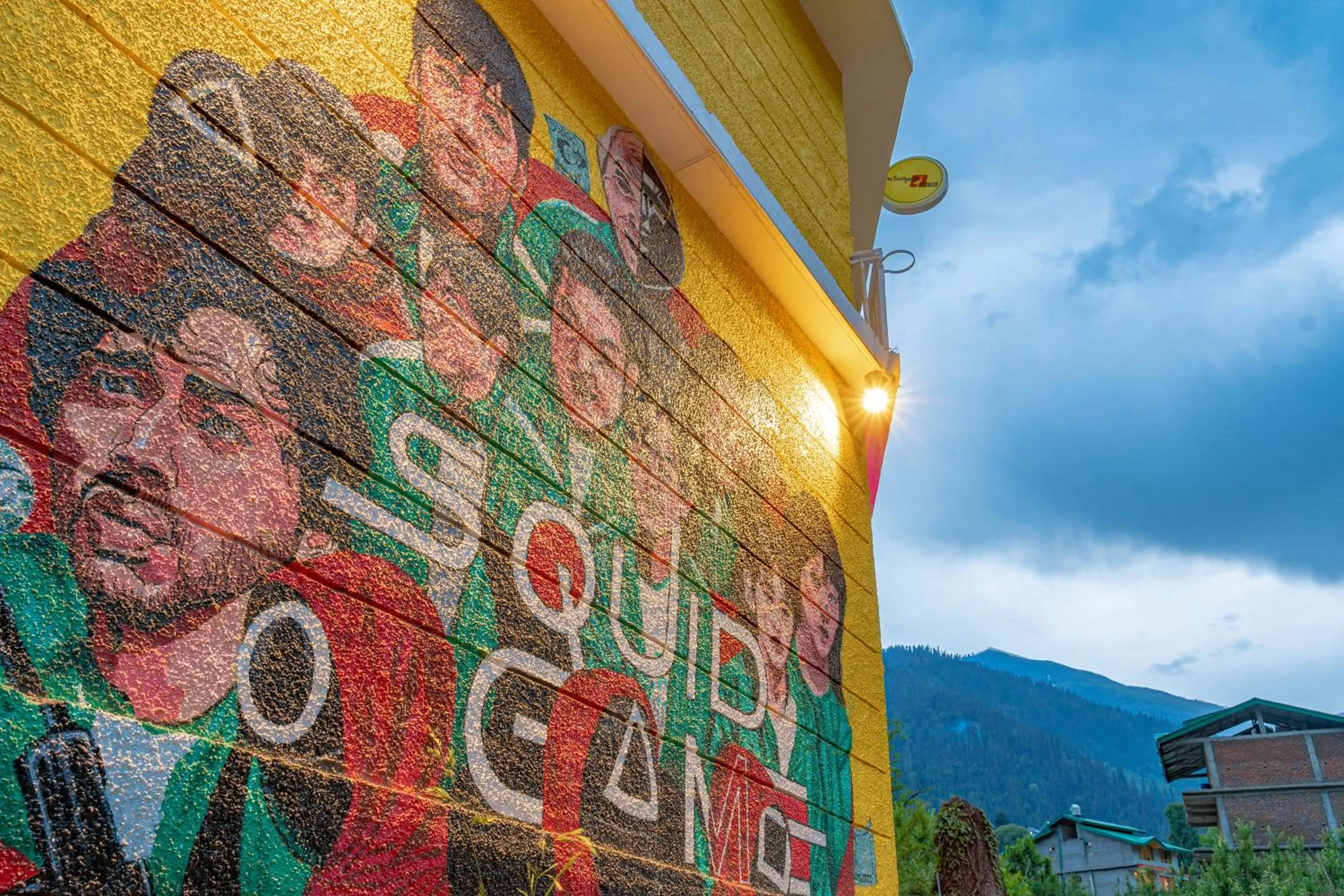 Whoopers Hostel Manali