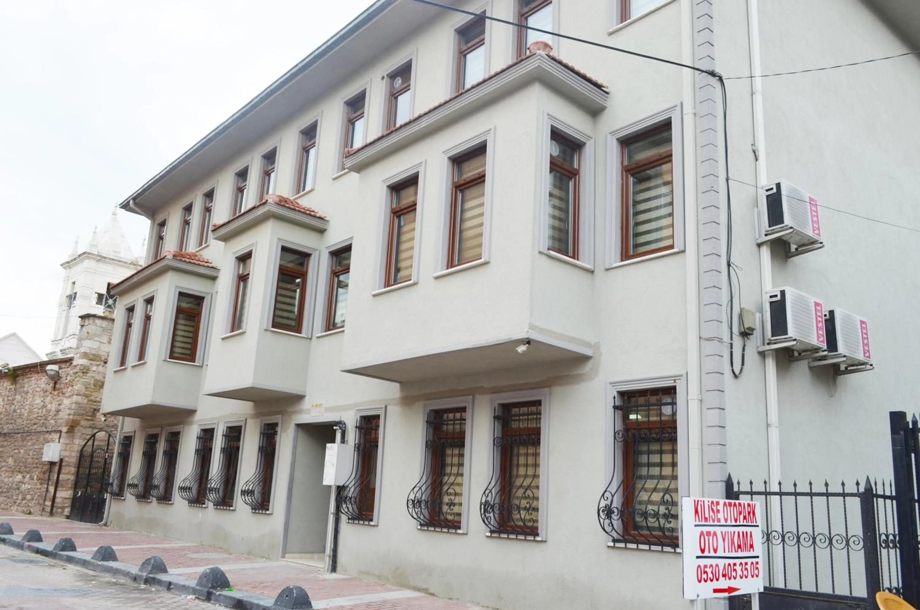 Property building in Ramparts Hotel