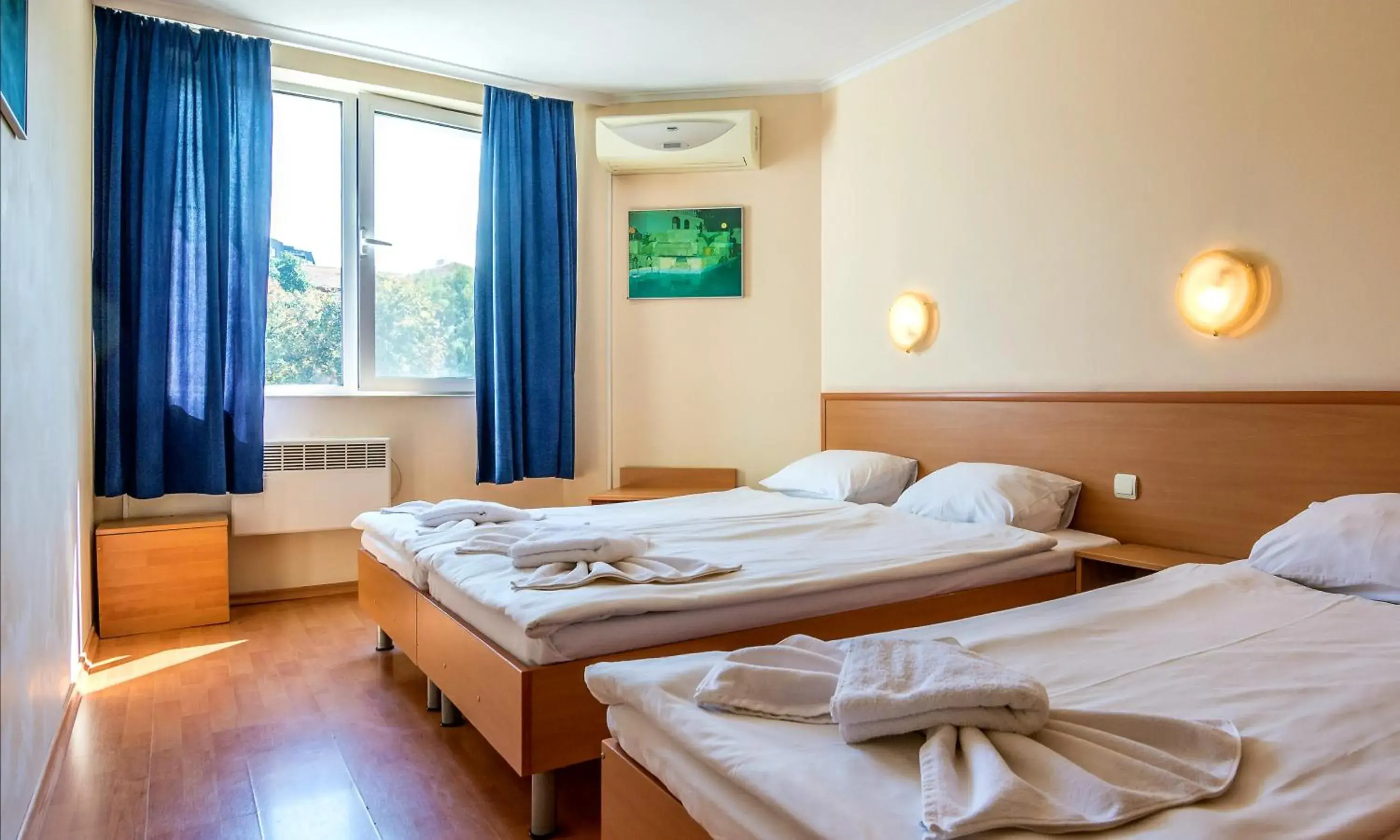 Triple Room in Family Hotel Dalis Triple Room in Family Hotel Dalis