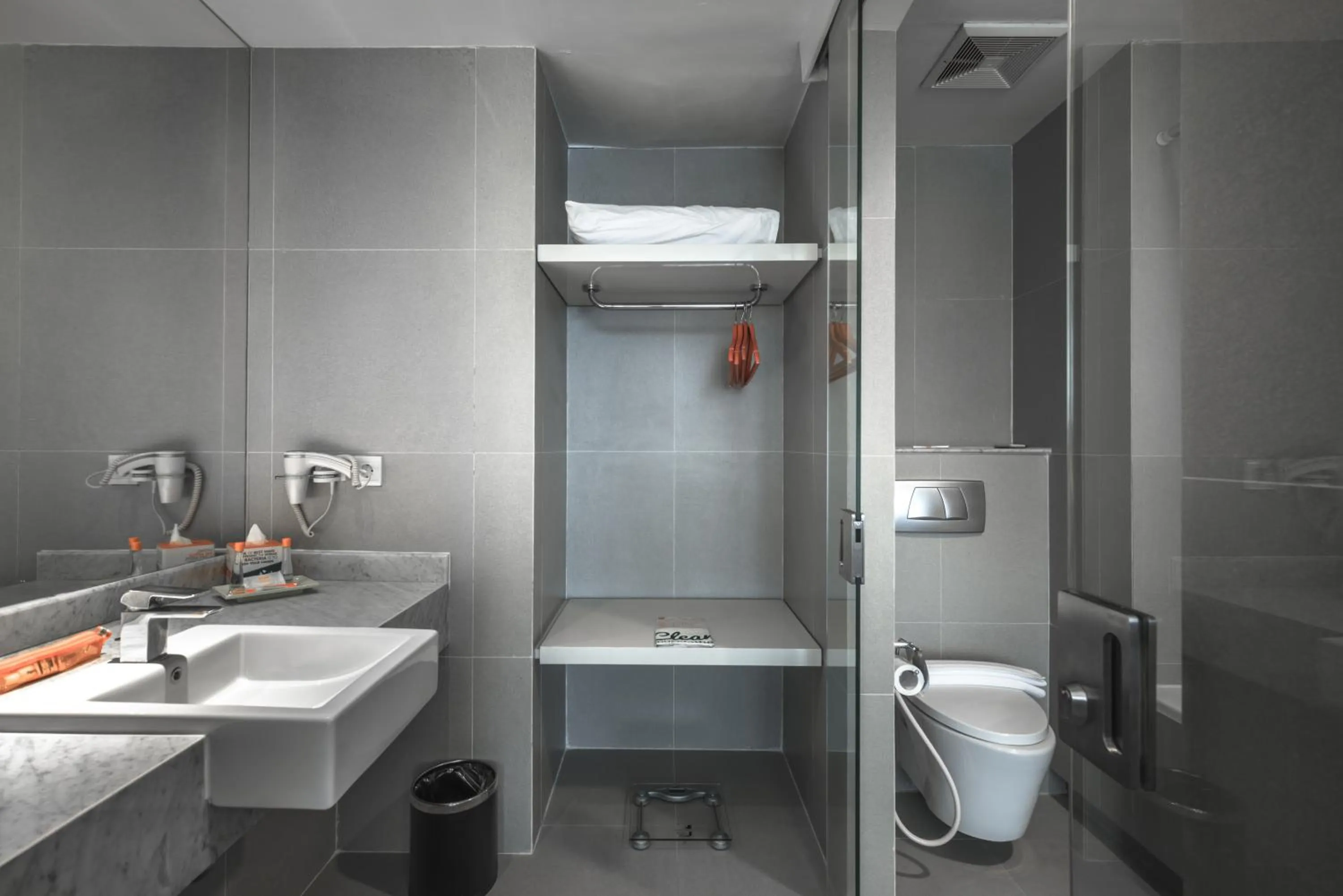 Bathroom in HARRIS Hotel & Conventions Malang