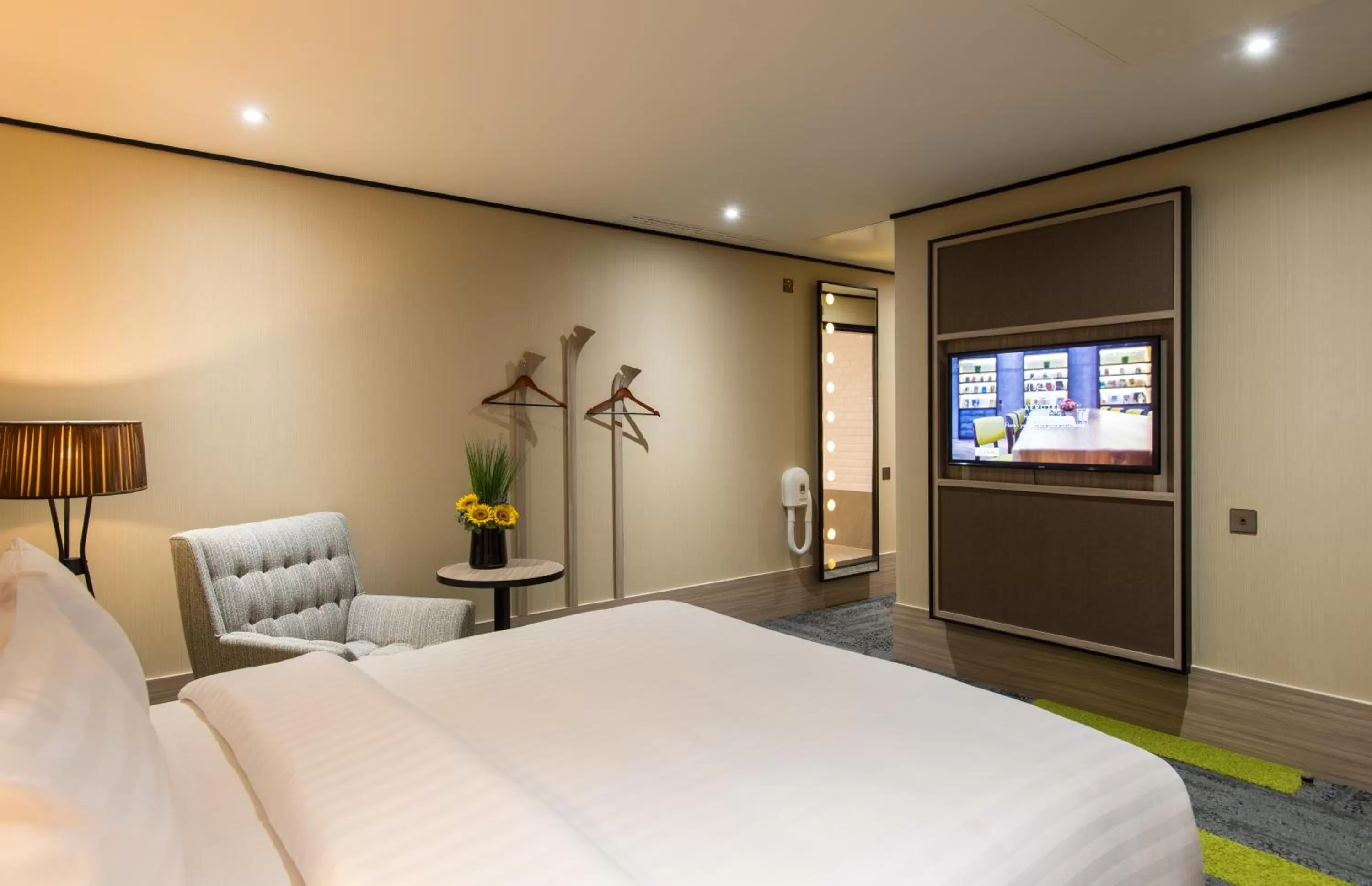 Bed in Aerotel London Heathrow Airport, Terminal 2 & Terminal 3