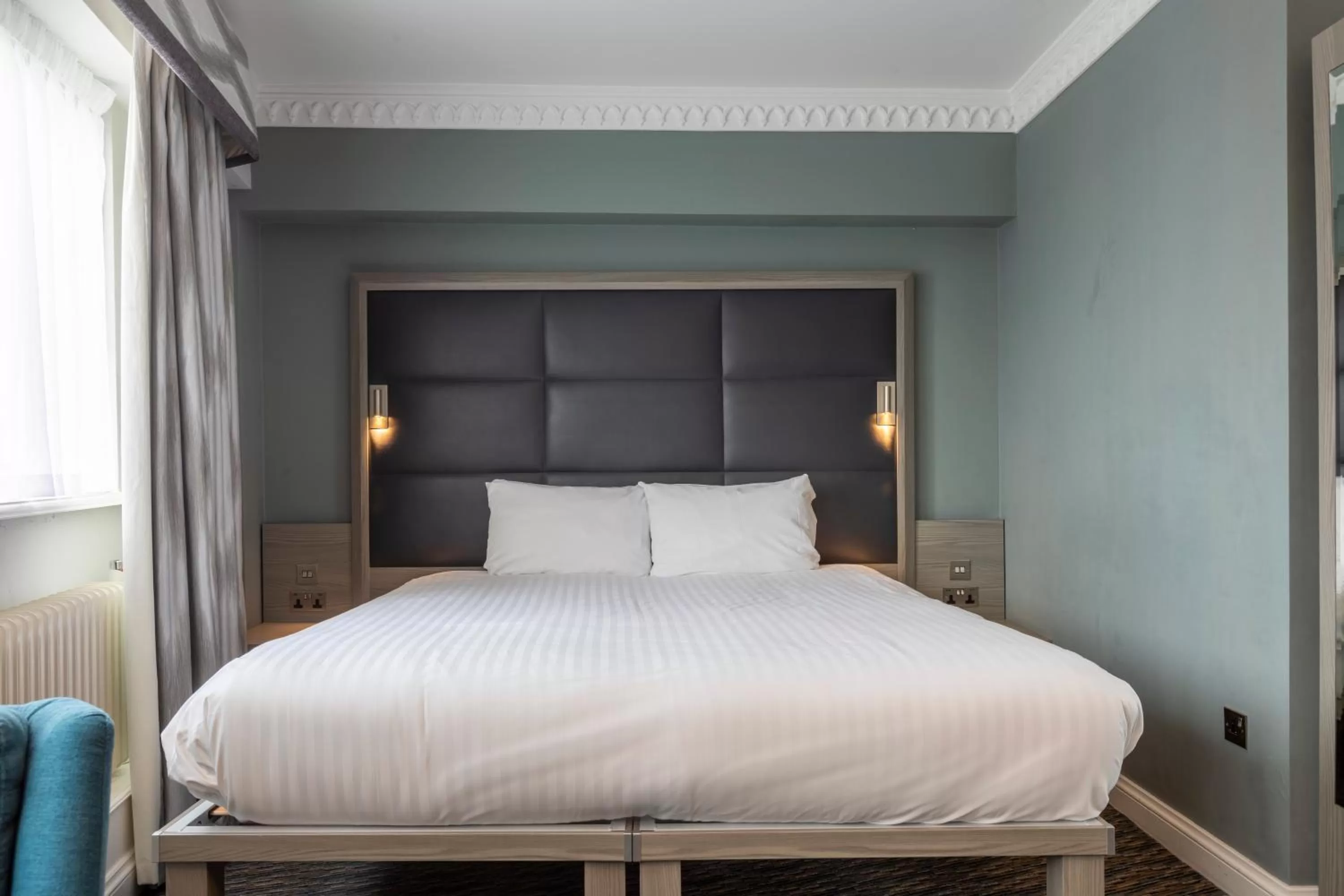 Bed in Birmingham Strathallan Hotel, BW Signature Collection