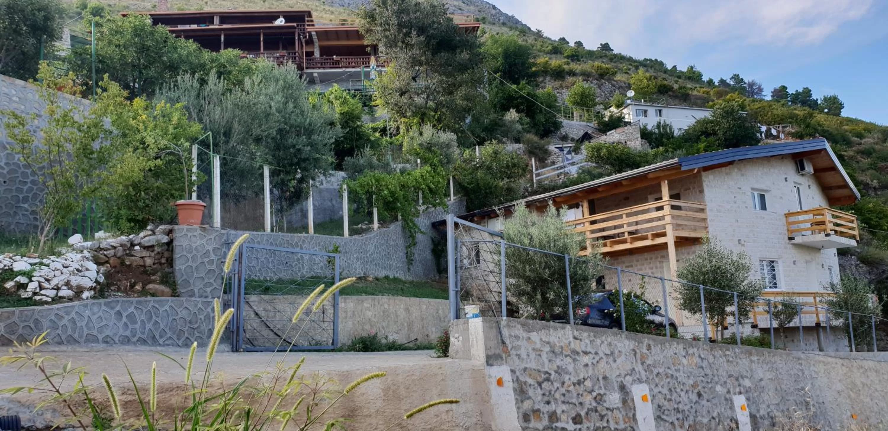 Facade/entrance, Property Building in Hotel Grandpa's House