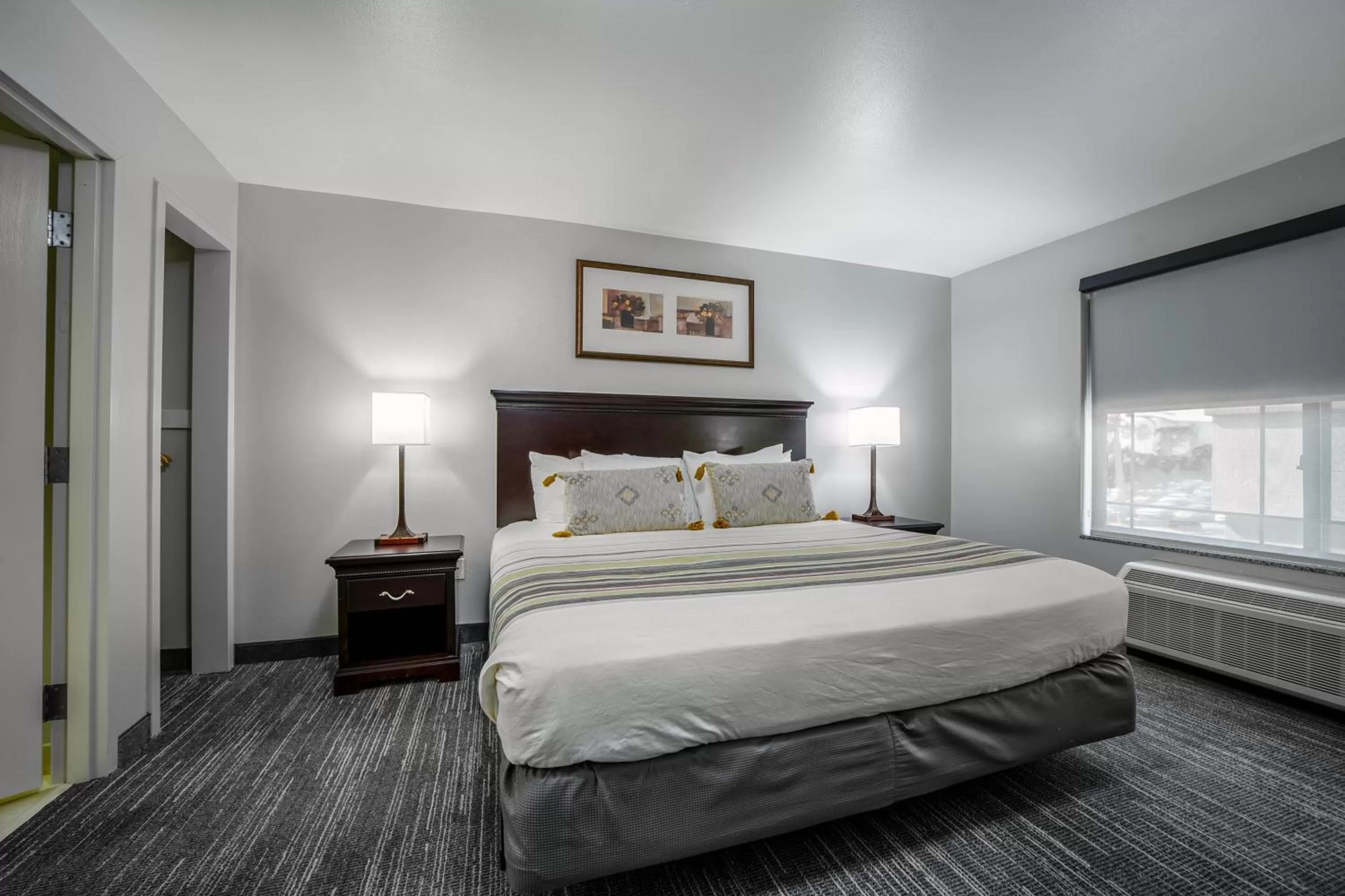 Bedroom, Bed in Country Inn & Suites by Radisson, Ontario at Ontario Mills, CA
