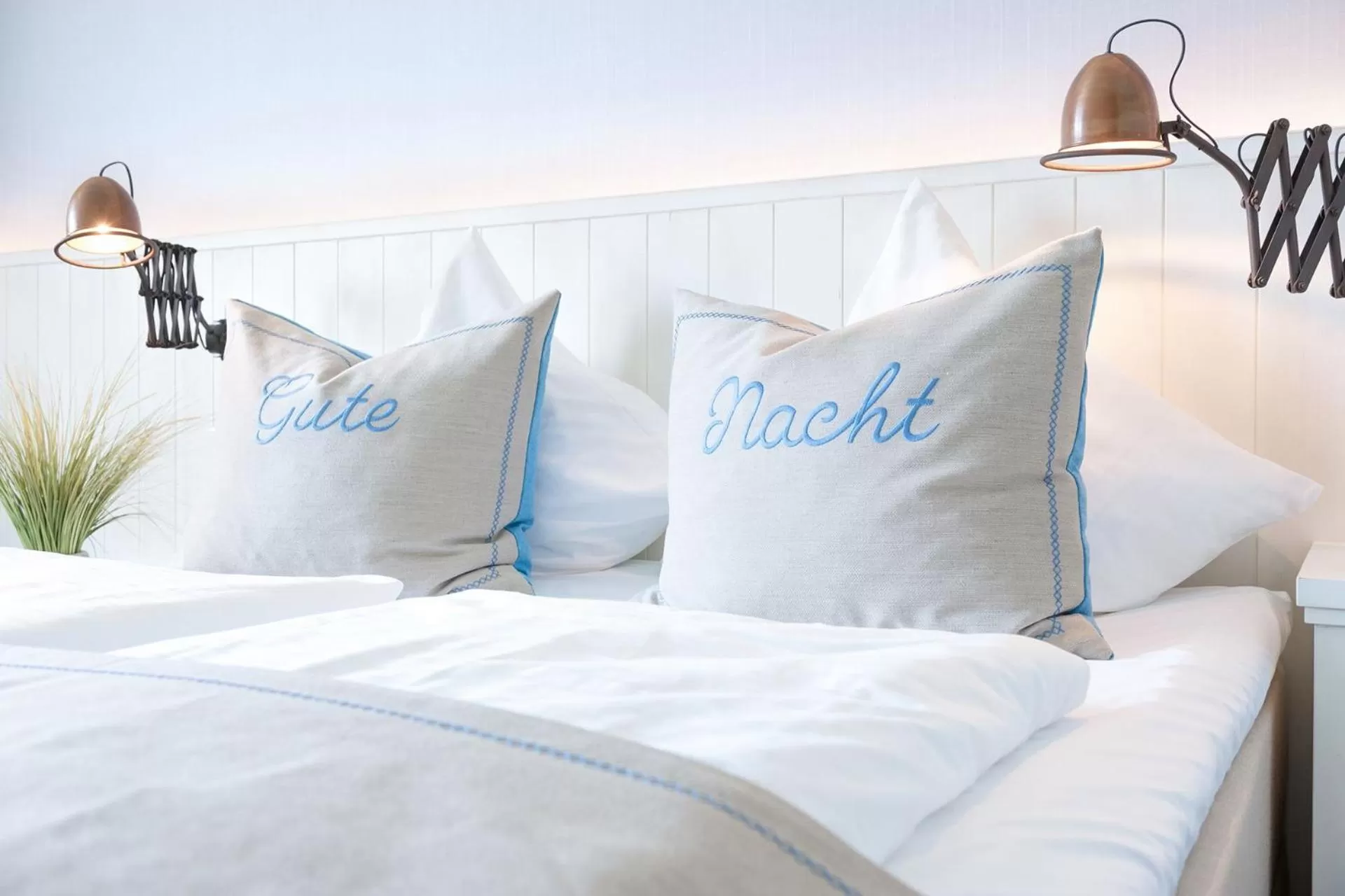 Bedroom, Bed in Hotel Am Medemufer