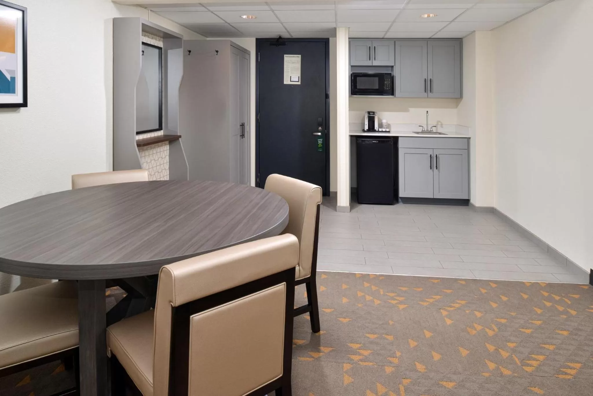 Bedroom in Holiday Inn Hotel & Suites Overland Park-Convention Center by IHG