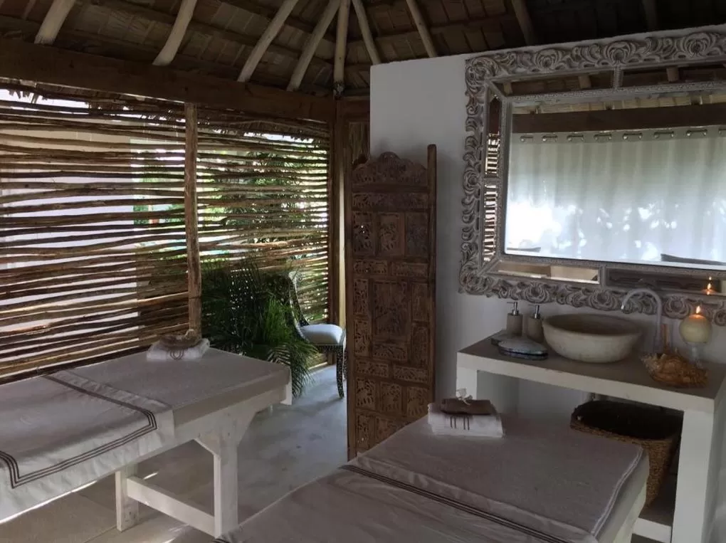 Spa and wellness centre/facilities, Bathroom in Mahona Boutique Hotel